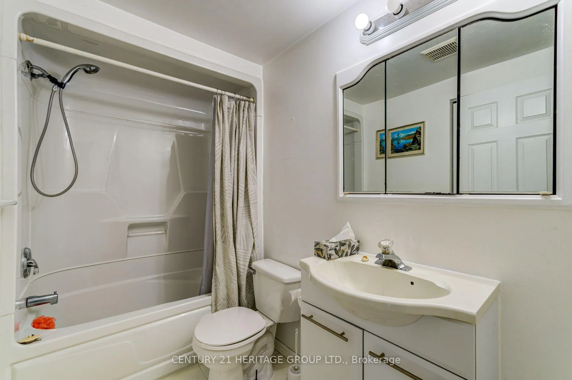 Photo 20 of 42 Shamrock Crescent, Essa, Rural Essa — HOMEH
