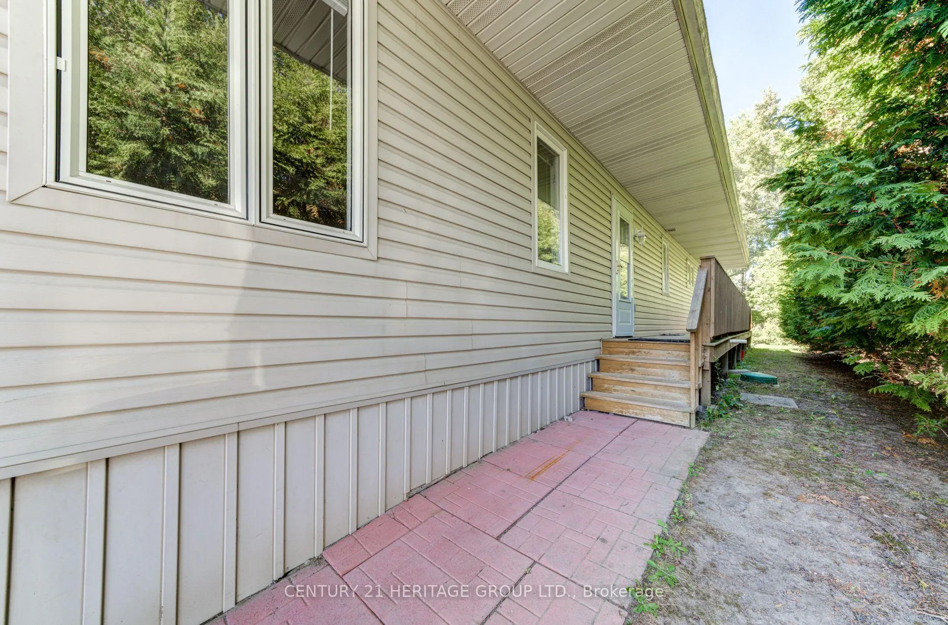 Photo 24 of 42 Shamrock Crescent, Essa, Rural Essa — HOMEH