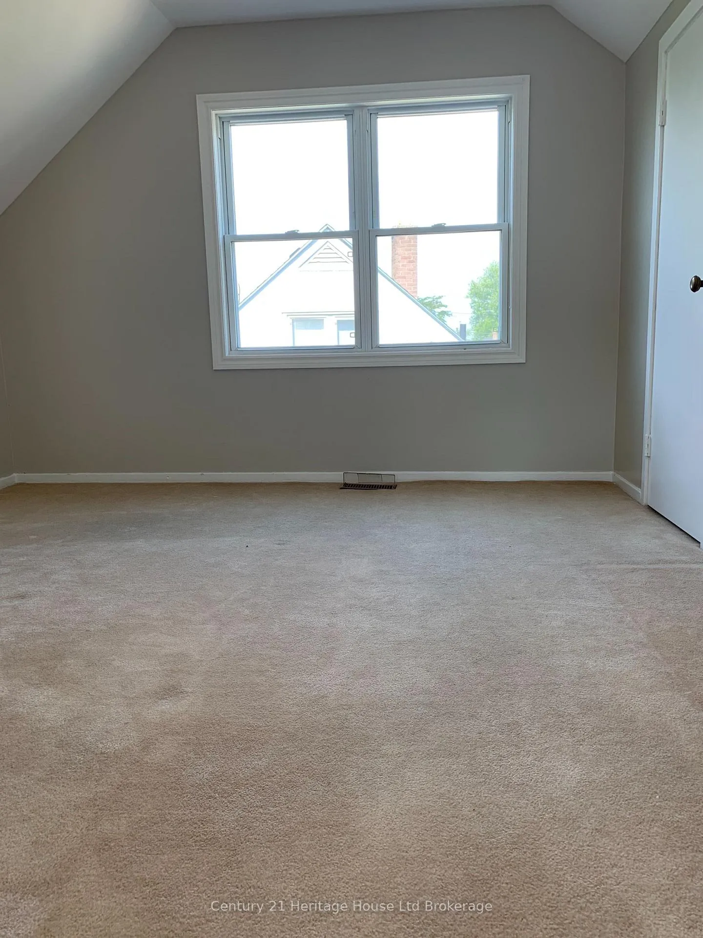 Photo 10 of 225 Algonquin Drive, South Huron, Exeter — HOMEH