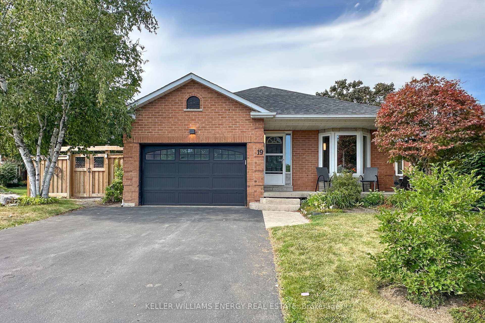 Photo 1 of 19 Stephen Avenue, Clarington, Courtice — HOMEH