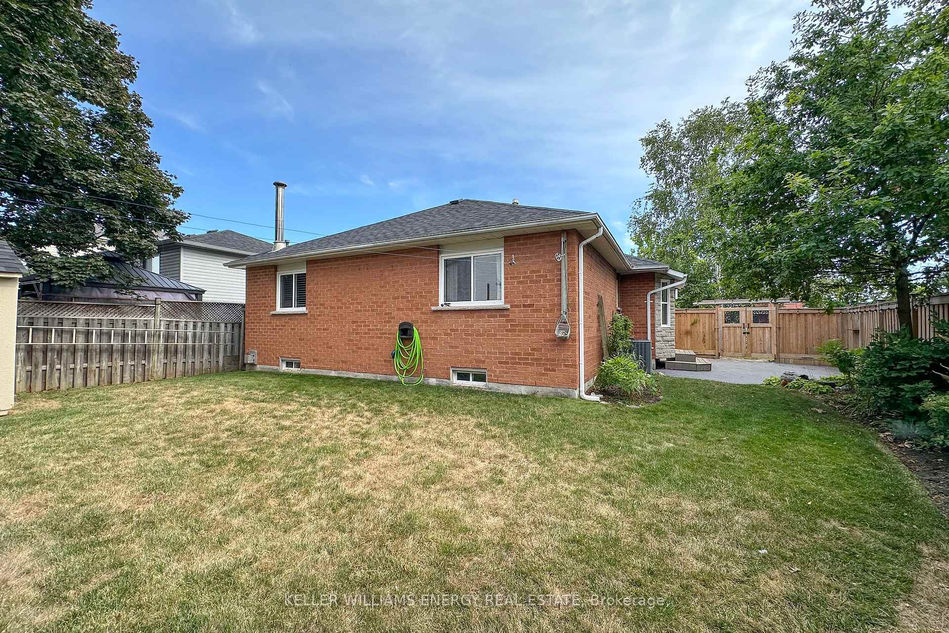 Photo 38 of 19 Stephen Avenue, Clarington, Courtice — HOMEH