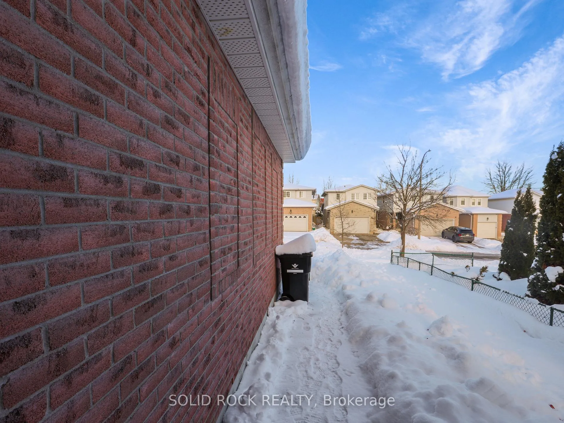 Photo 5 of 67 Northmanor Crescent, Kitchener — HOMEH