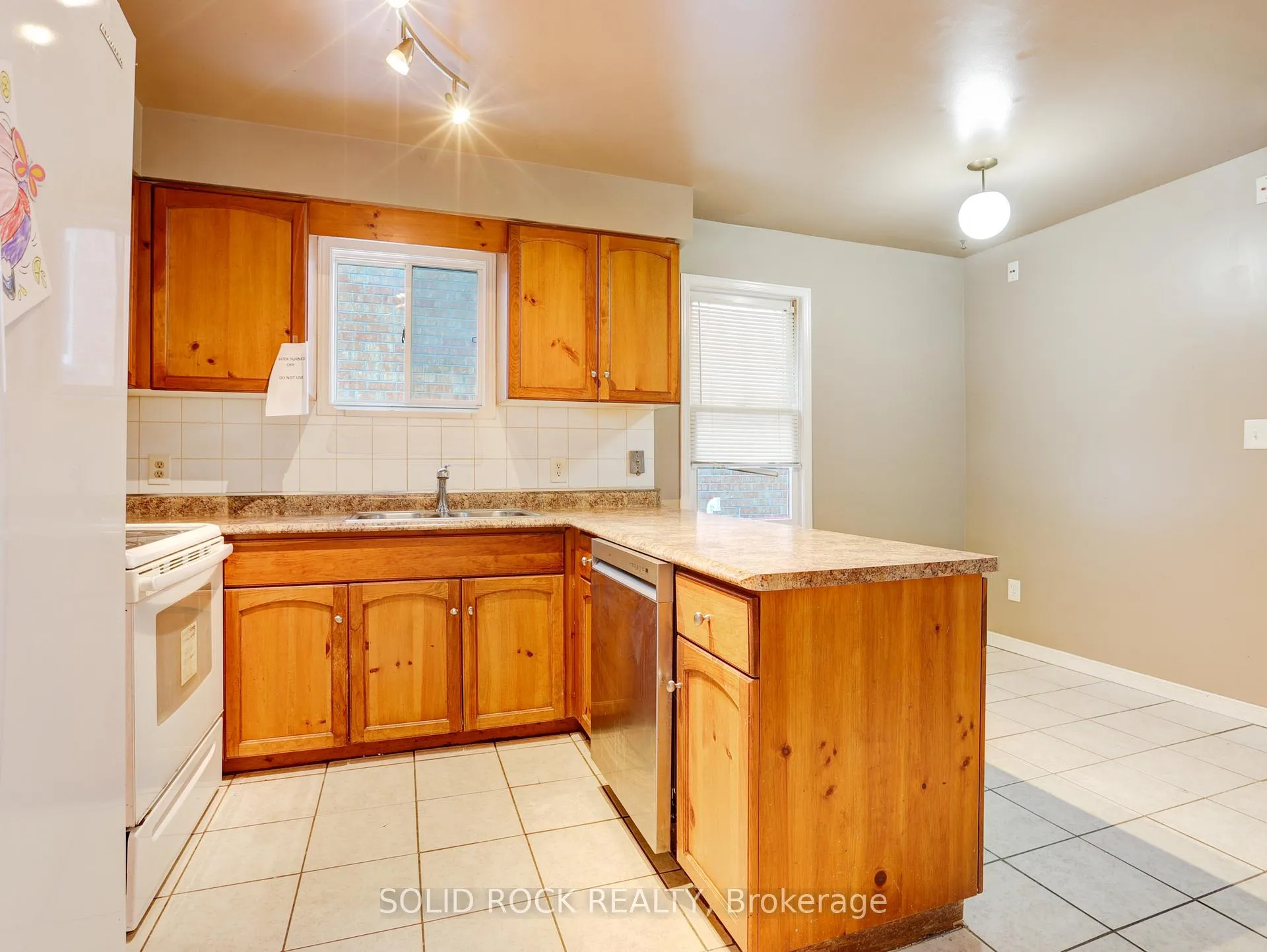 Photo 7 of 67 Northmanor Crescent, Kitchener — HOMEH