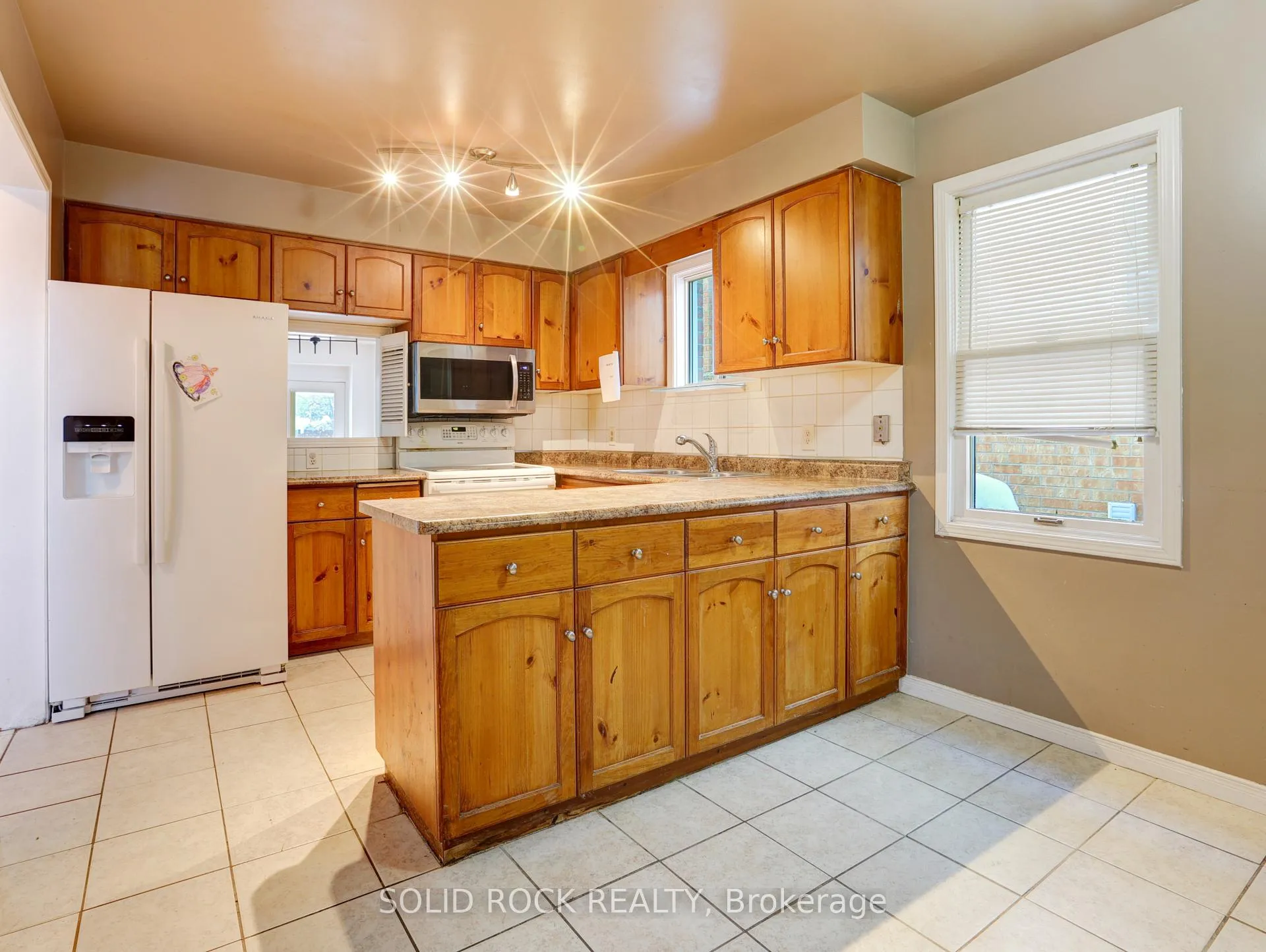 Photo 8 of 67 Northmanor Crescent, Kitchener — HOMEH