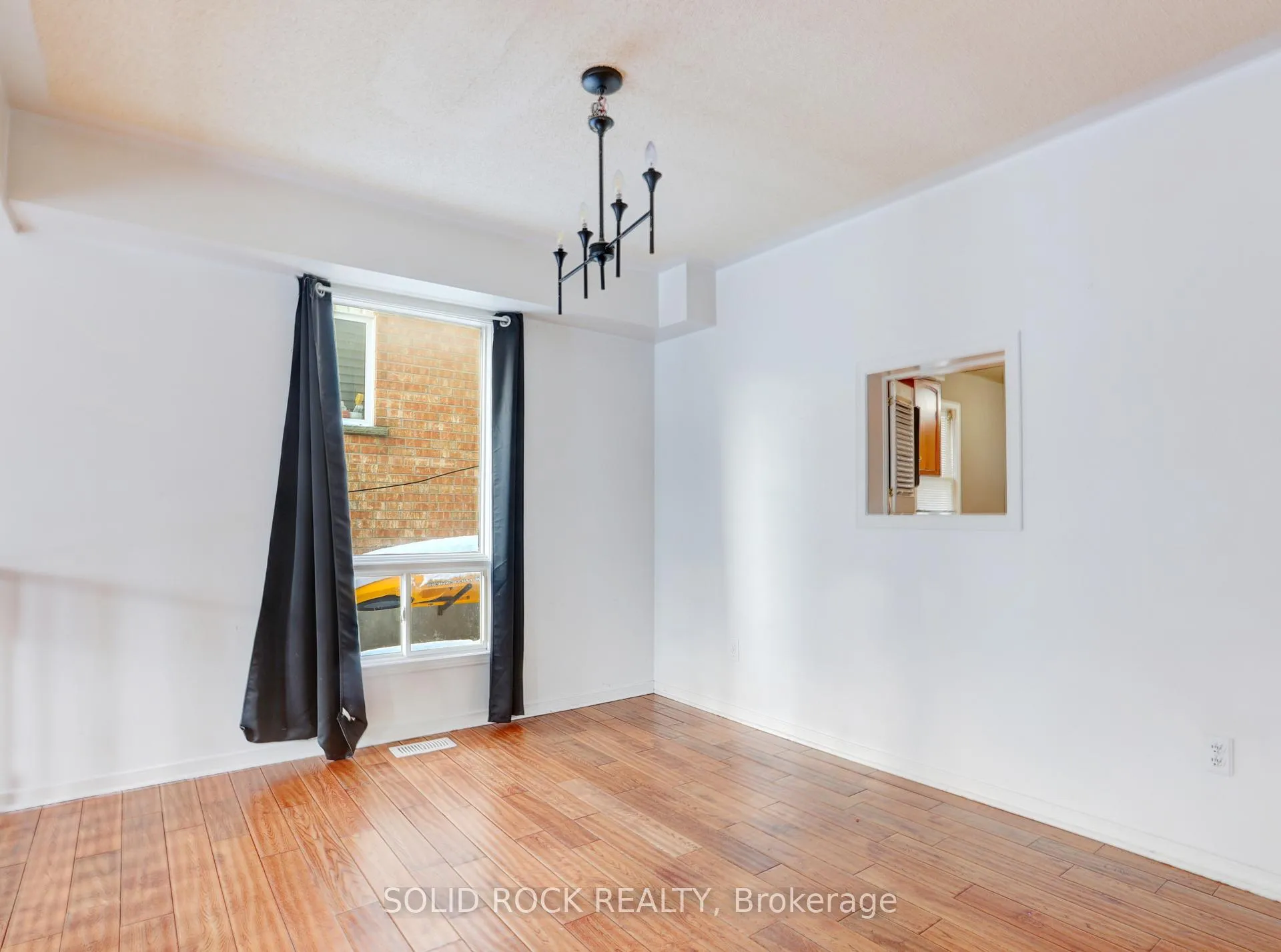 Photo 13 of 67 Northmanor Crescent, Kitchener — HOMEH