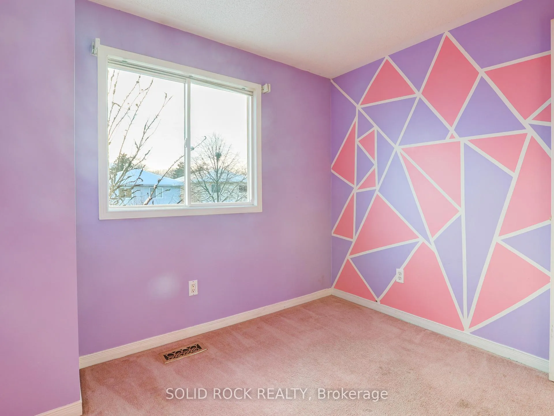 Photo 21 of 67 Northmanor Crescent, Kitchener — HOMEH