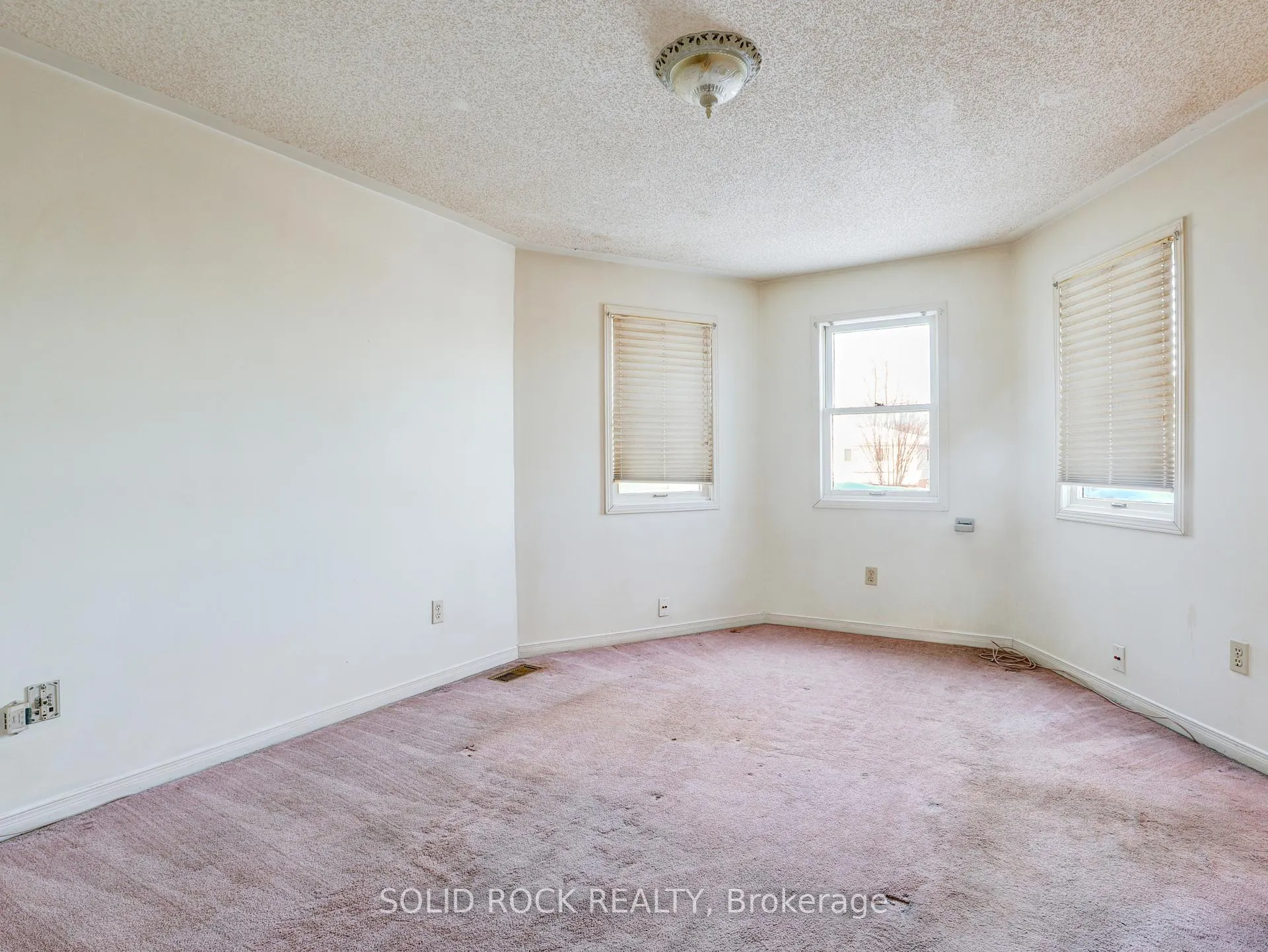 Photo 27 of 67 Northmanor Crescent, Kitchener — HOMEH