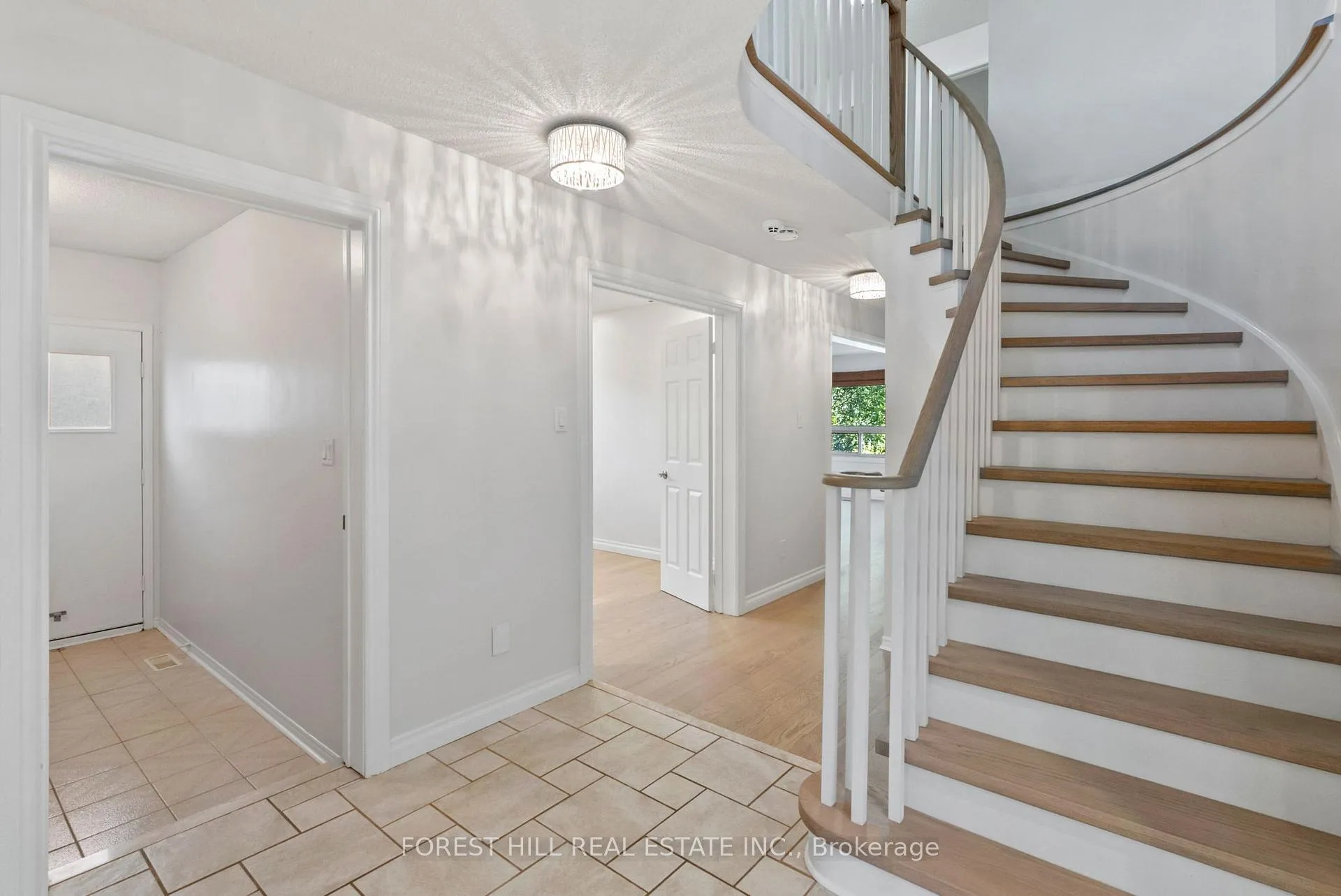 Photo 3 of 50 Bluebell Crescent, Whitby, Lynde Creek — HOMEH