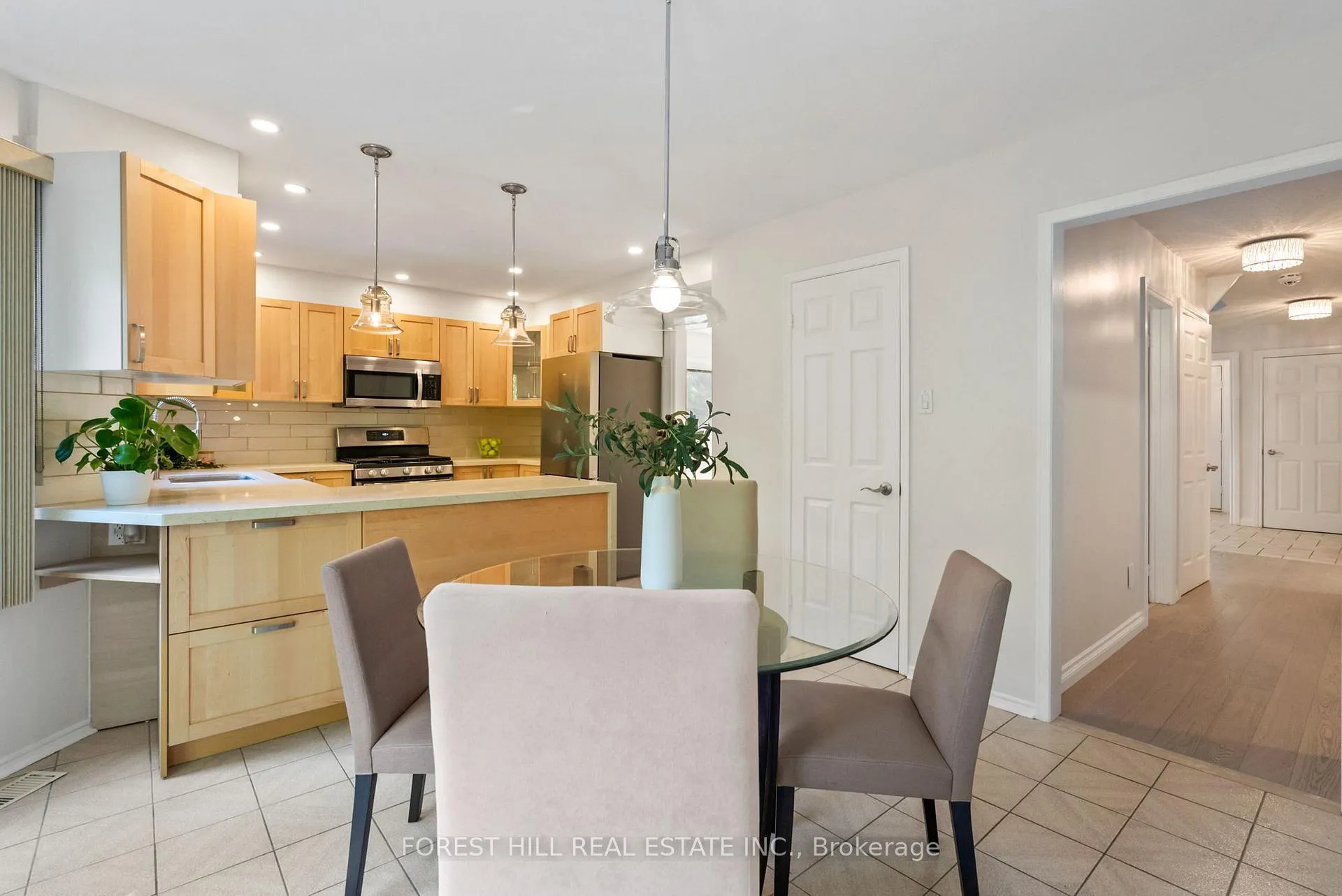 Photo 8 of 50 Bluebell Crescent, Whitby, Lynde Creek — HOMEH