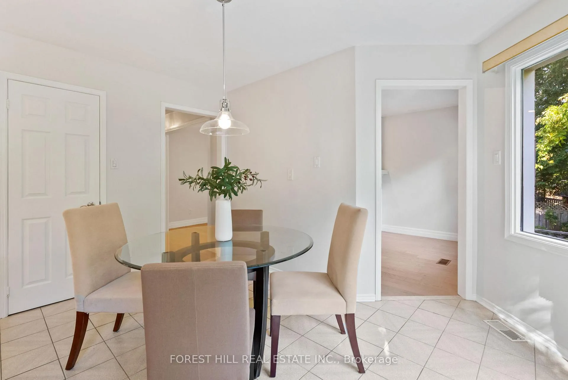 Photo 9 of 50 Bluebell Crescent, Whitby, Lynde Creek — HOMEH