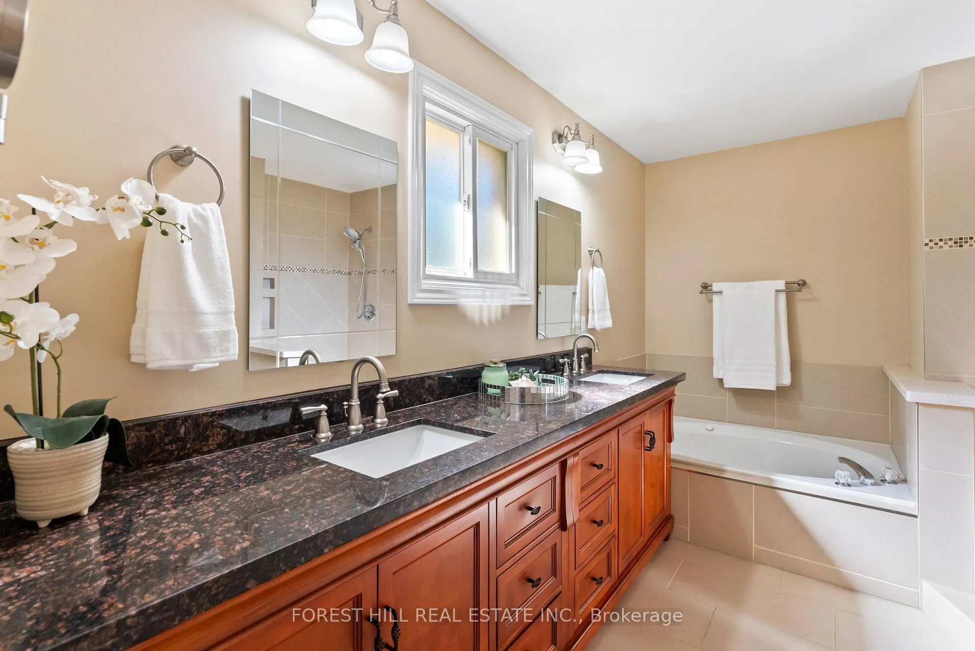 Photo 19 of 50 Bluebell Crescent, Whitby, Lynde Creek — HOMEH