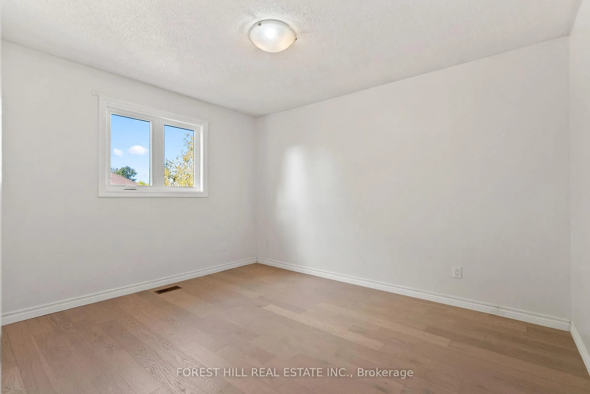 Photo 24 of 50 Bluebell Crescent, Whitby, Lynde Creek — HOMEH