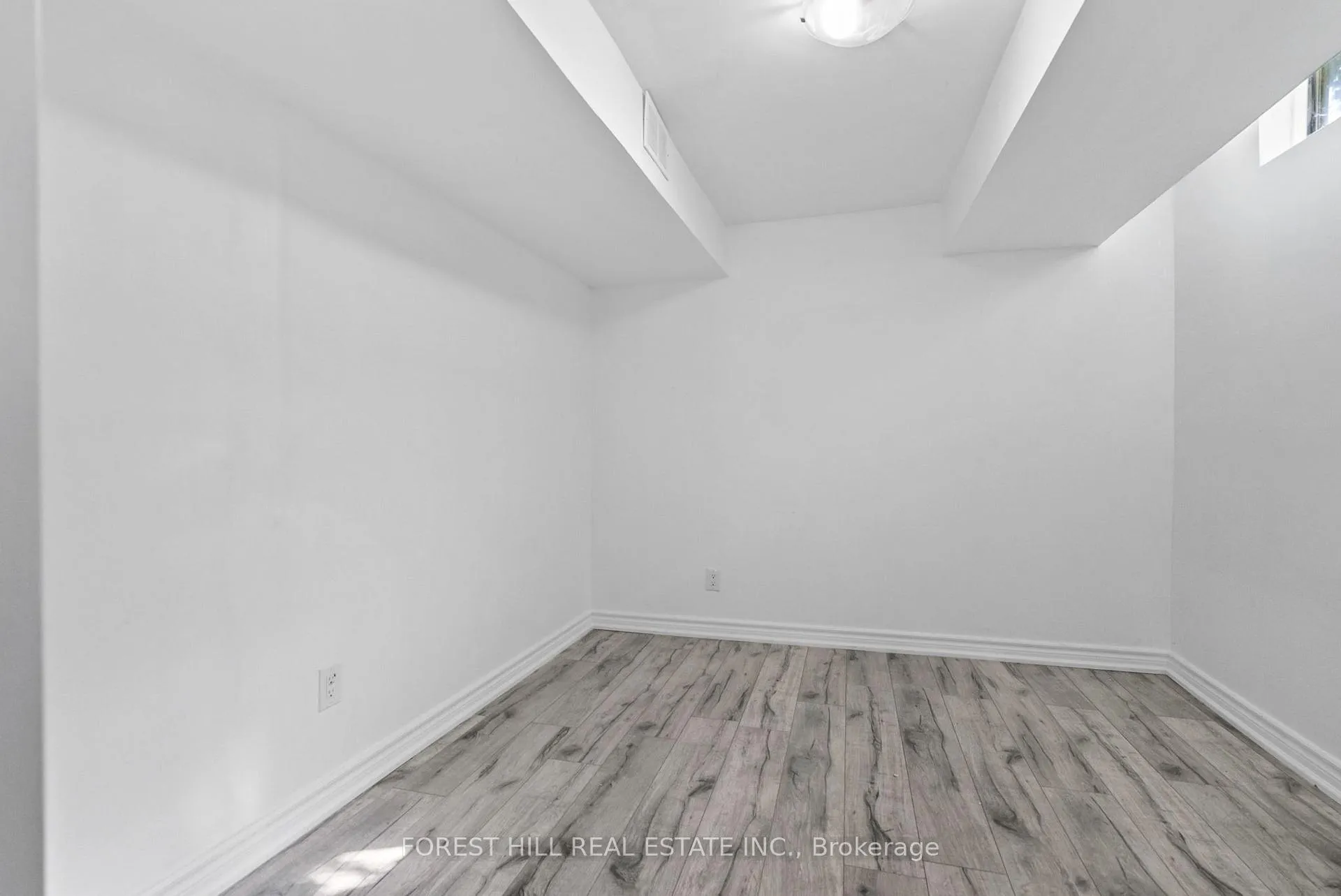 Photo 28 of 50 Bluebell Crescent, Whitby, Lynde Creek — HOMEH