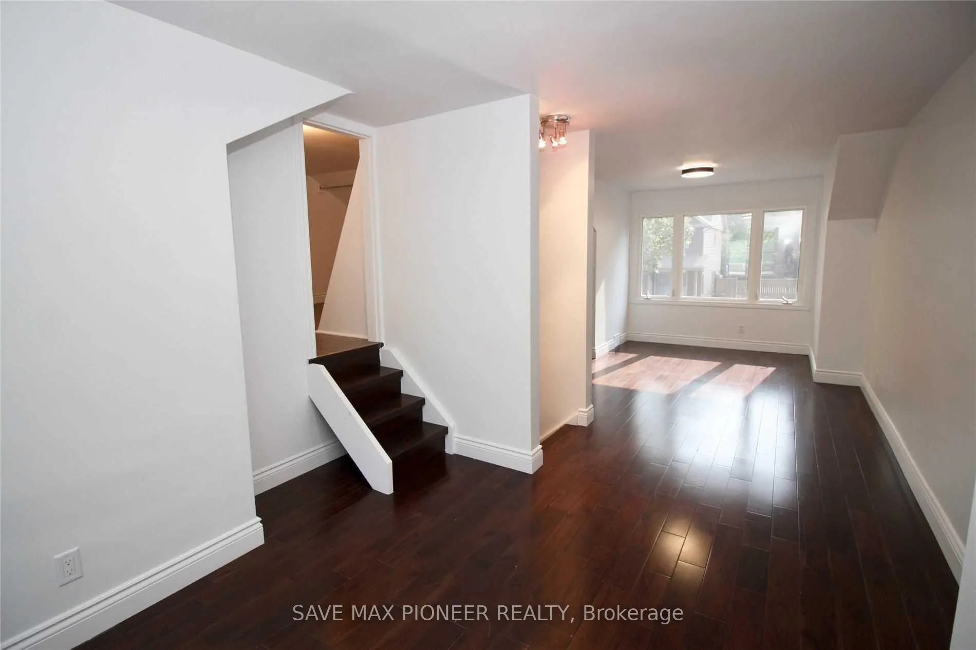 Photo 12 of 5 Parkview Boulevard, Halton Hills, Georgetown — HOMEH