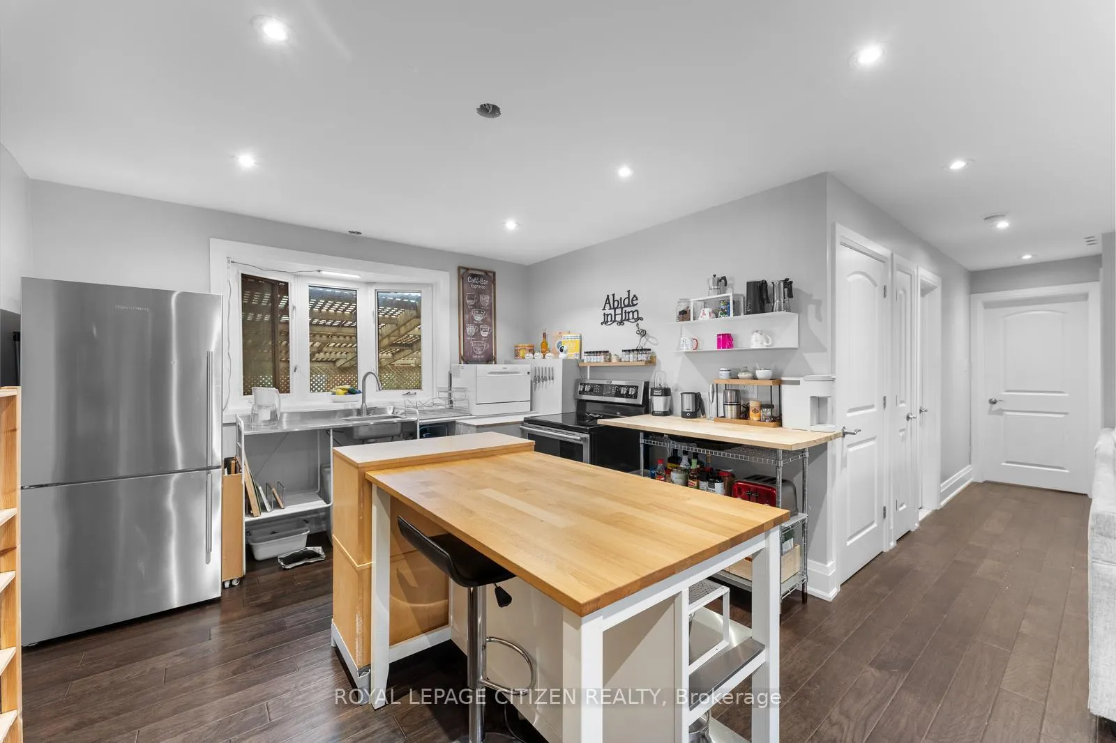 Photo 5 of 43 Railway Street, Vaughan, Maple — HOMEH
