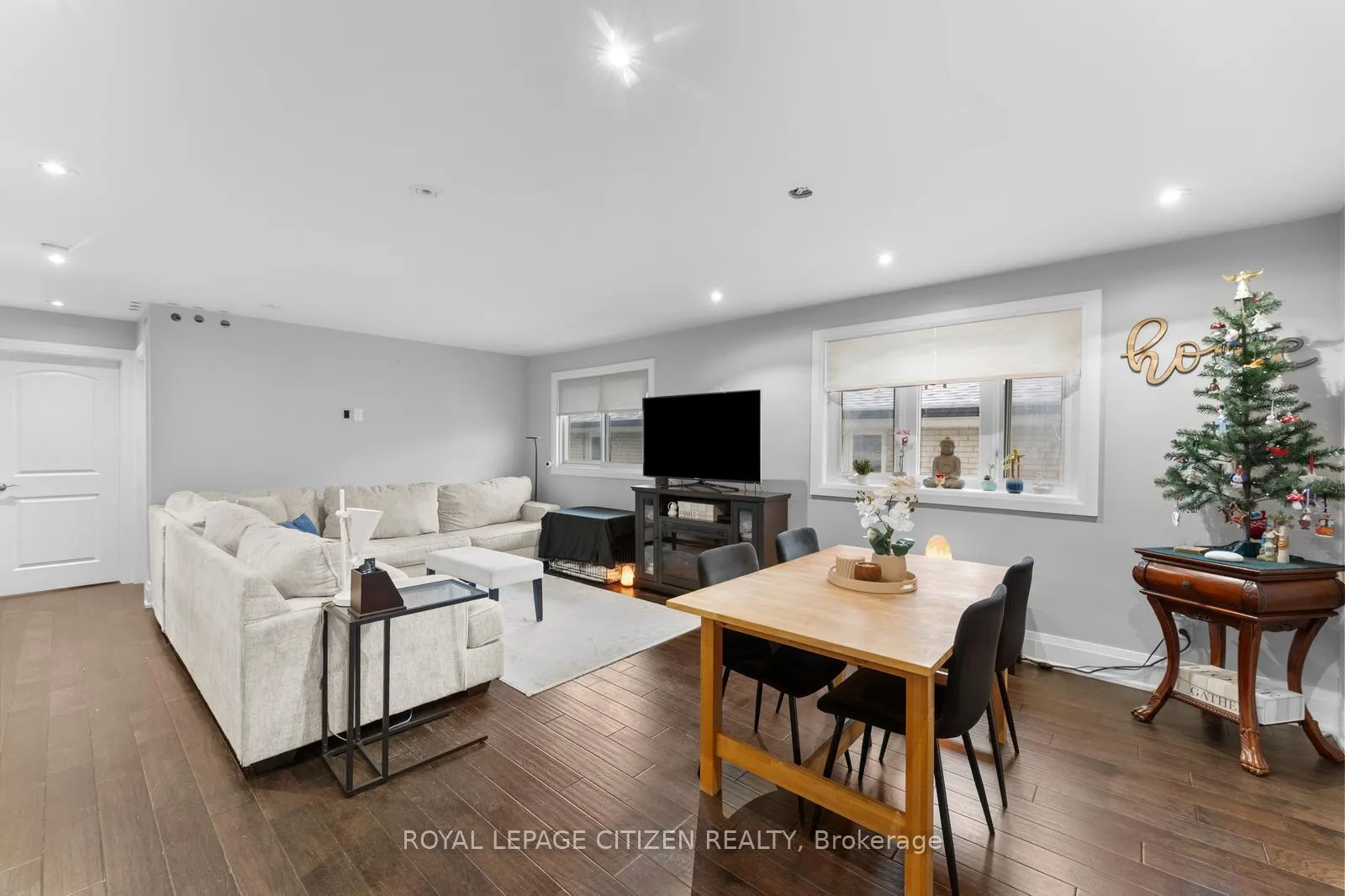 Photo 8 of 43 Railway Street, Vaughan, Maple — HOMEH
