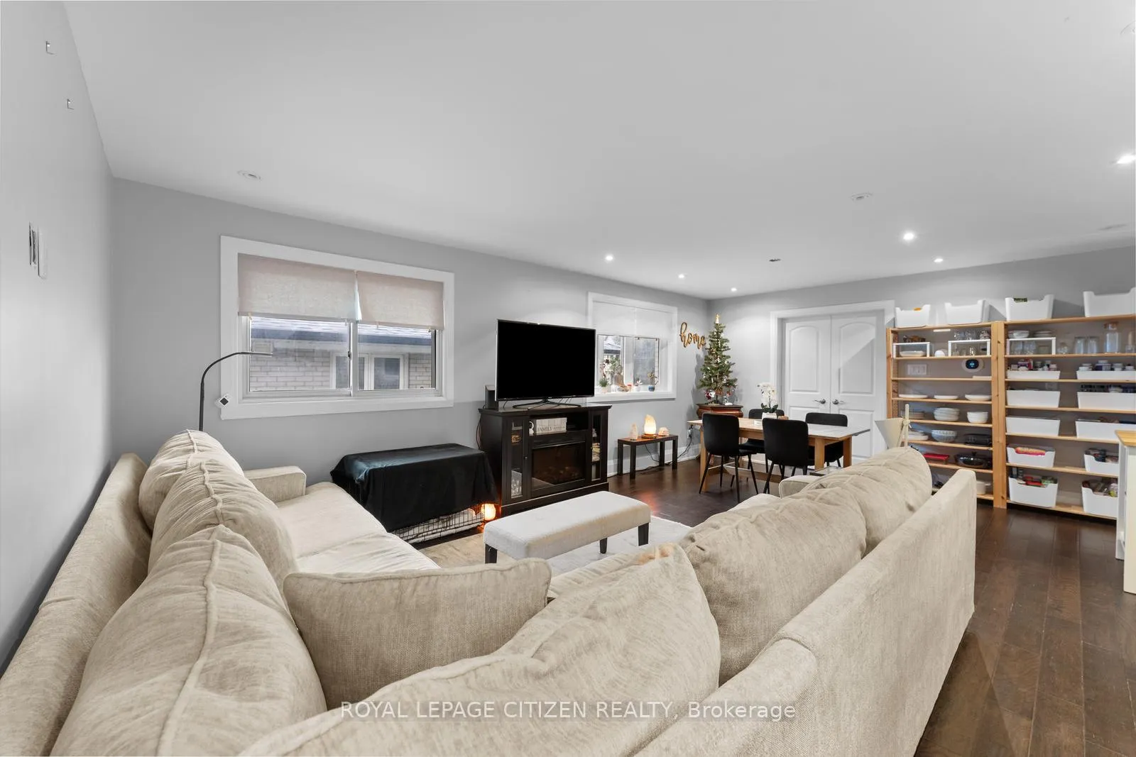Photo 10 of 43 Railway Street, Vaughan, Maple — HOMEH