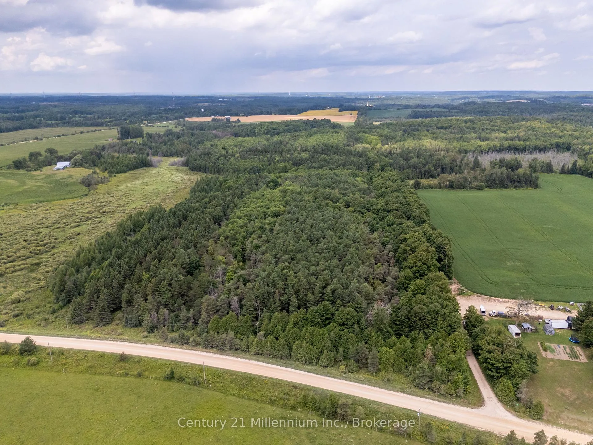 Photo 8 of 264701 Southgate 26 Road, Southgate — HOMEH
