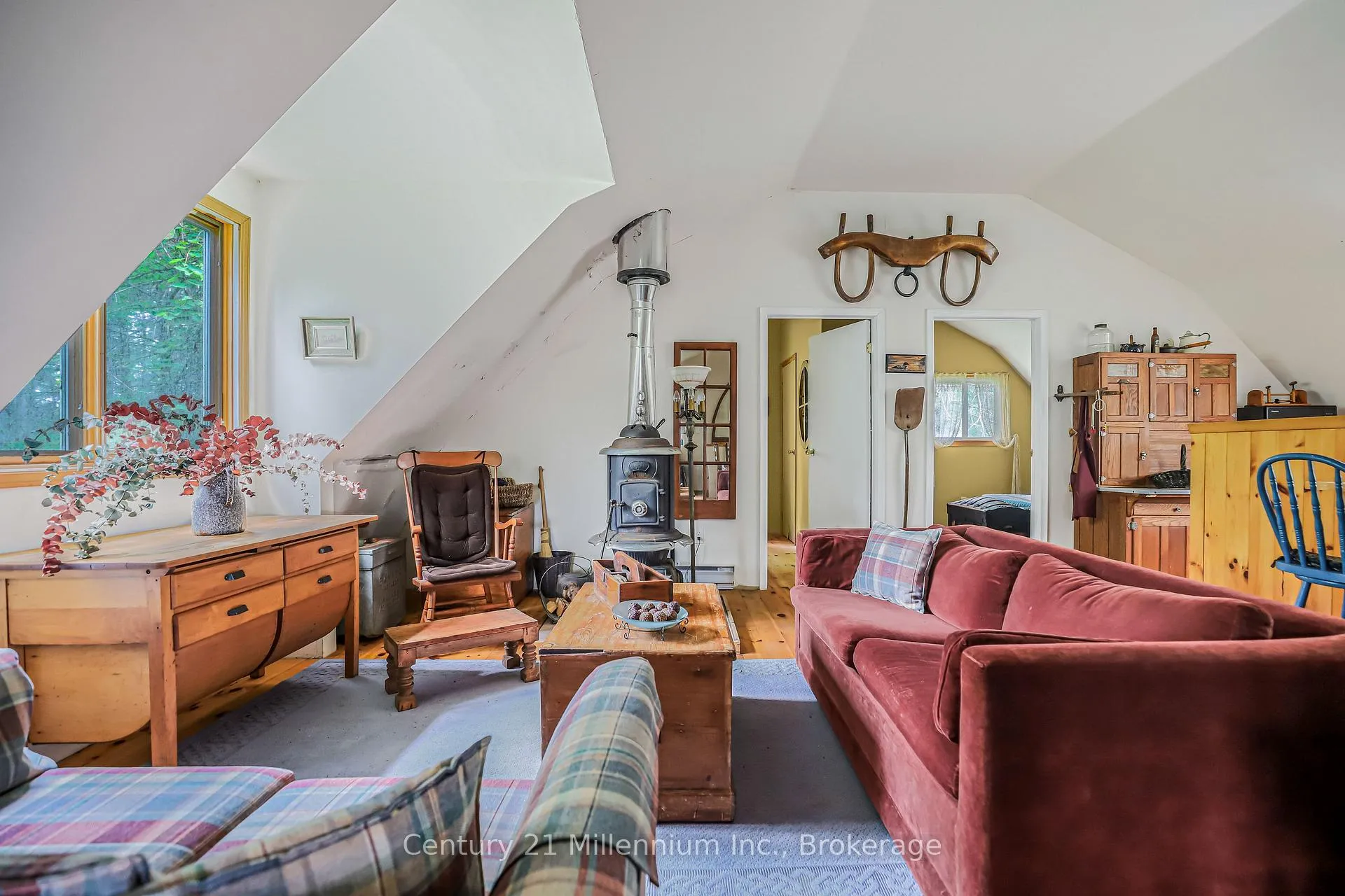 Photo 13 of 264701 Southgate 26 Road, Southgate — HOMEH