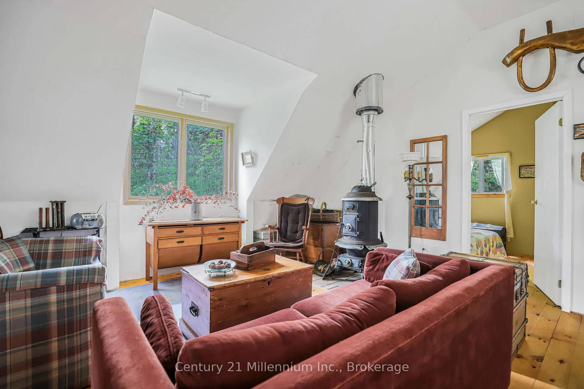 Photo 14 of 264701 Southgate 26 Road, Southgate — HOMEH