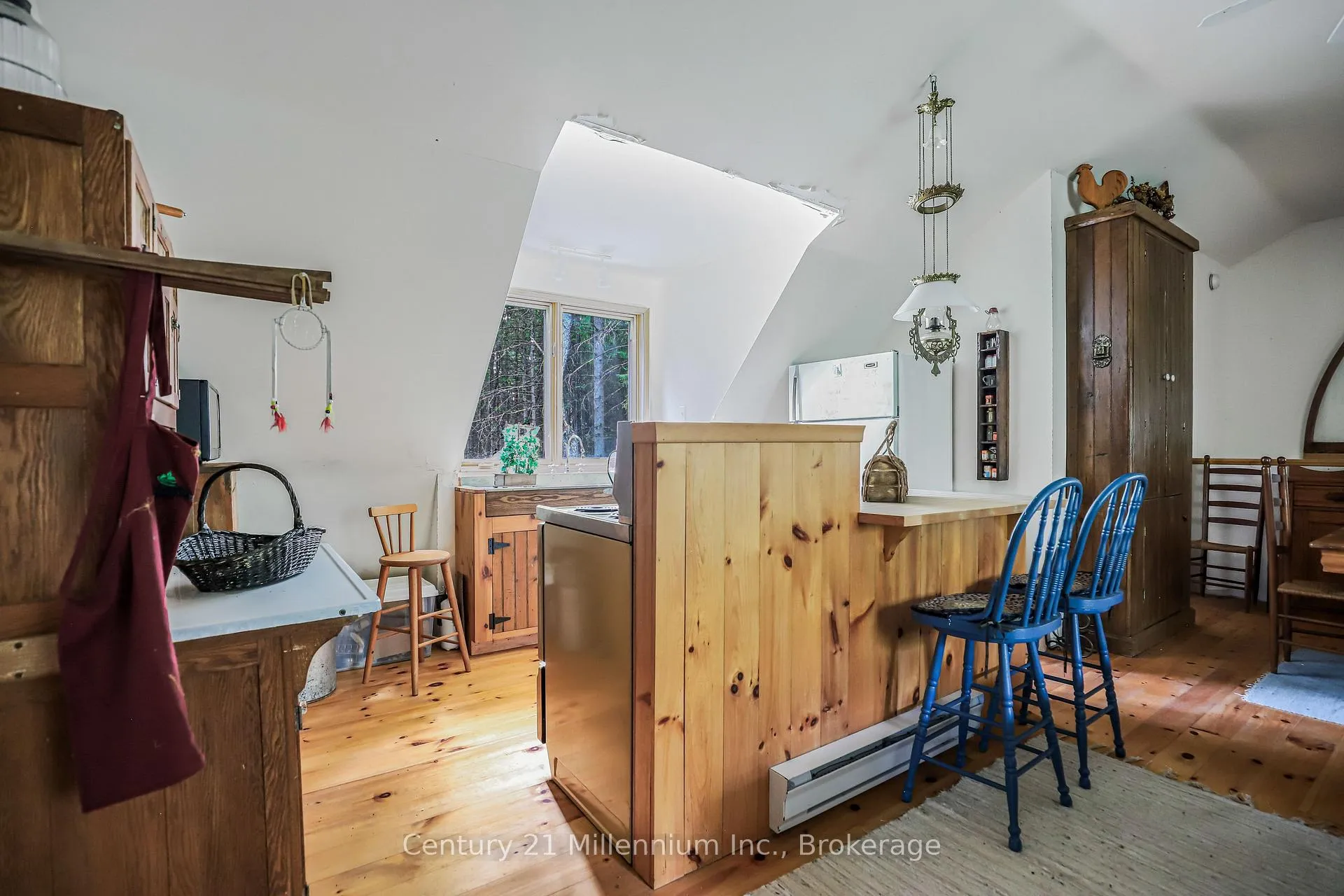 Photo 16 of 264701 Southgate 26 Road, Southgate — HOMEH