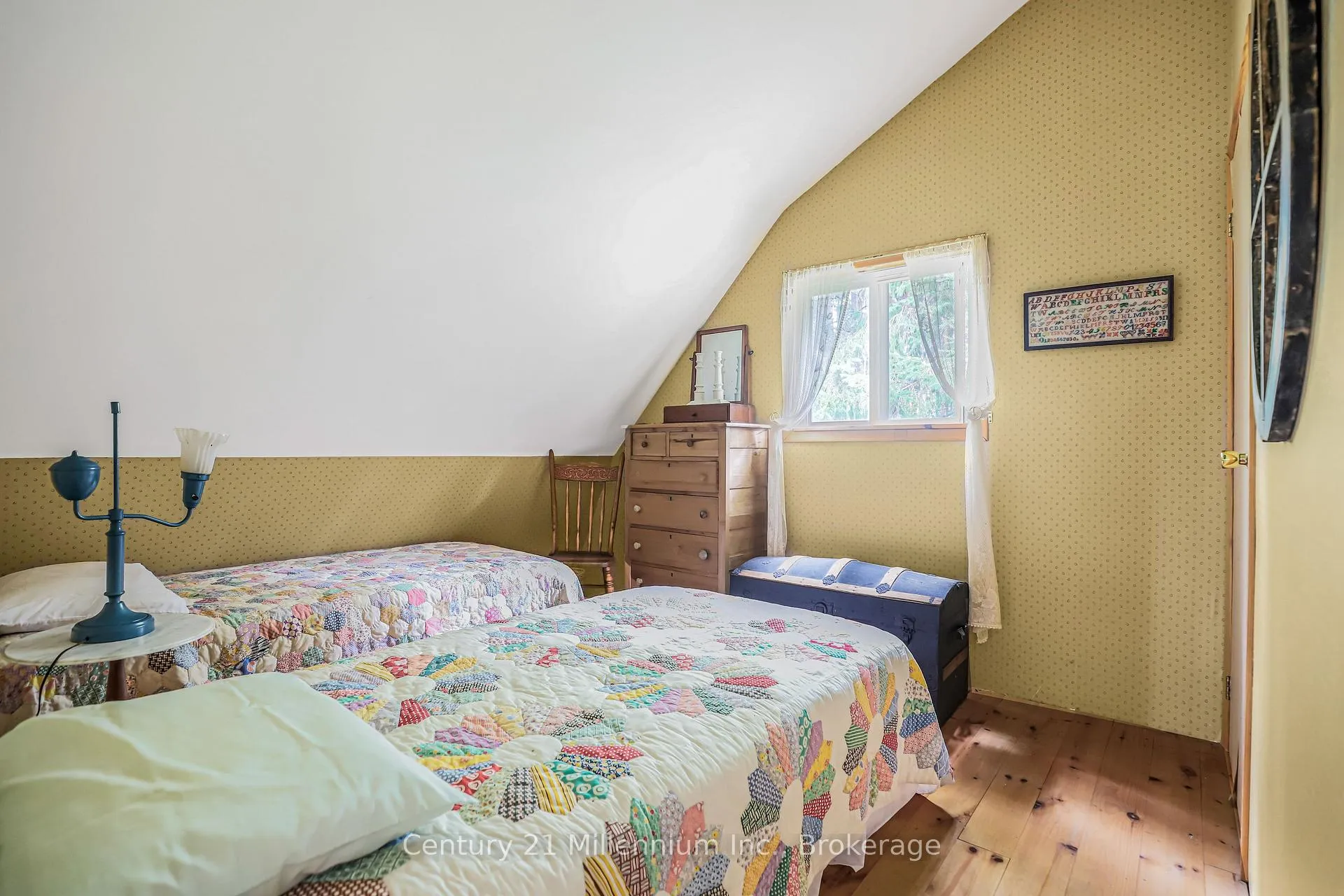 Photo 18 of 264701 Southgate 26 Road, Southgate — HOMEH