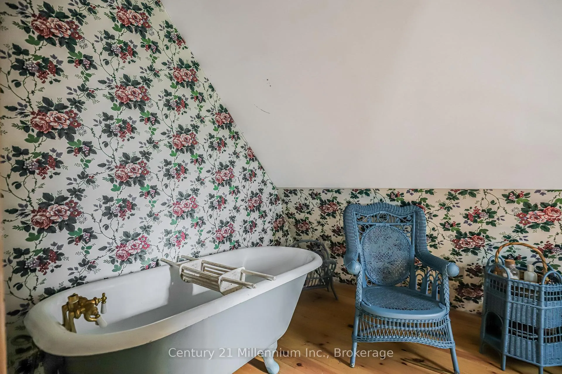 Photo 20 of 264701 Southgate 26 Road, Southgate — HOMEH