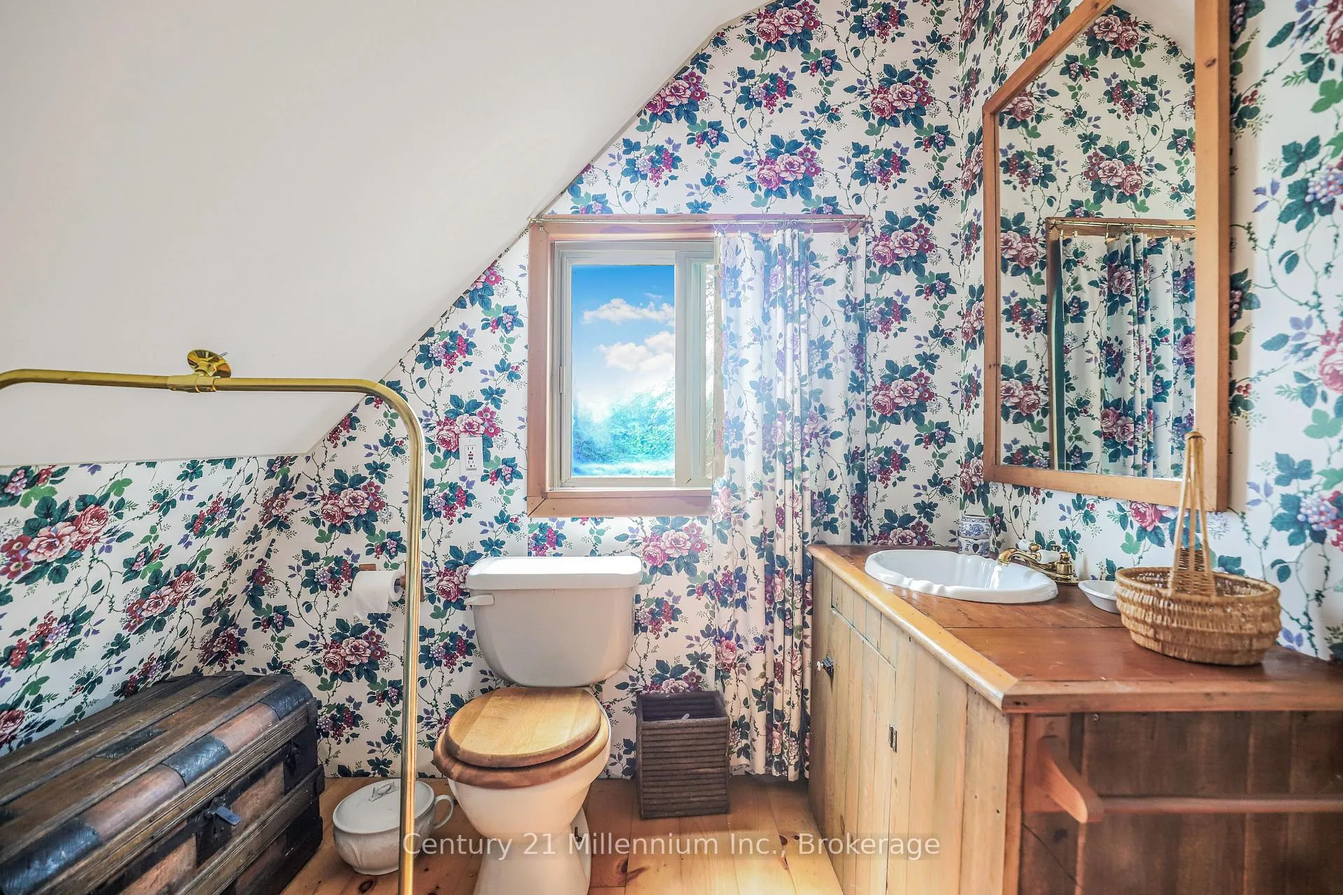 Photo 21 of 264701 Southgate 26 Road, Southgate — HOMEH