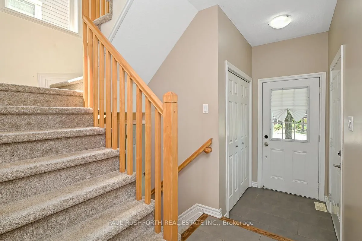 Photo 3 of 1601 Haydon Circle, Ottawa, Barrhaven - Heritage Park — HOMEH