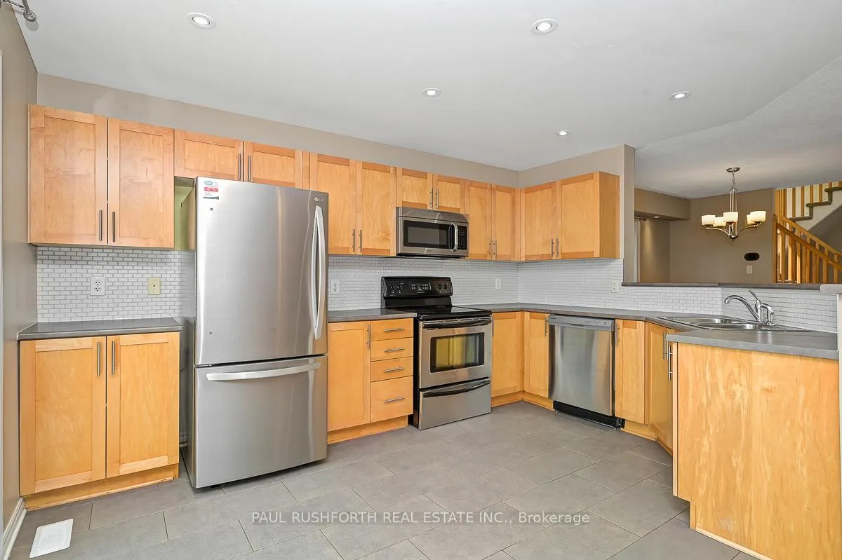 Photo 8 of 1601 Haydon Circle, Ottawa, Barrhaven - Heritage Park — HOMEH