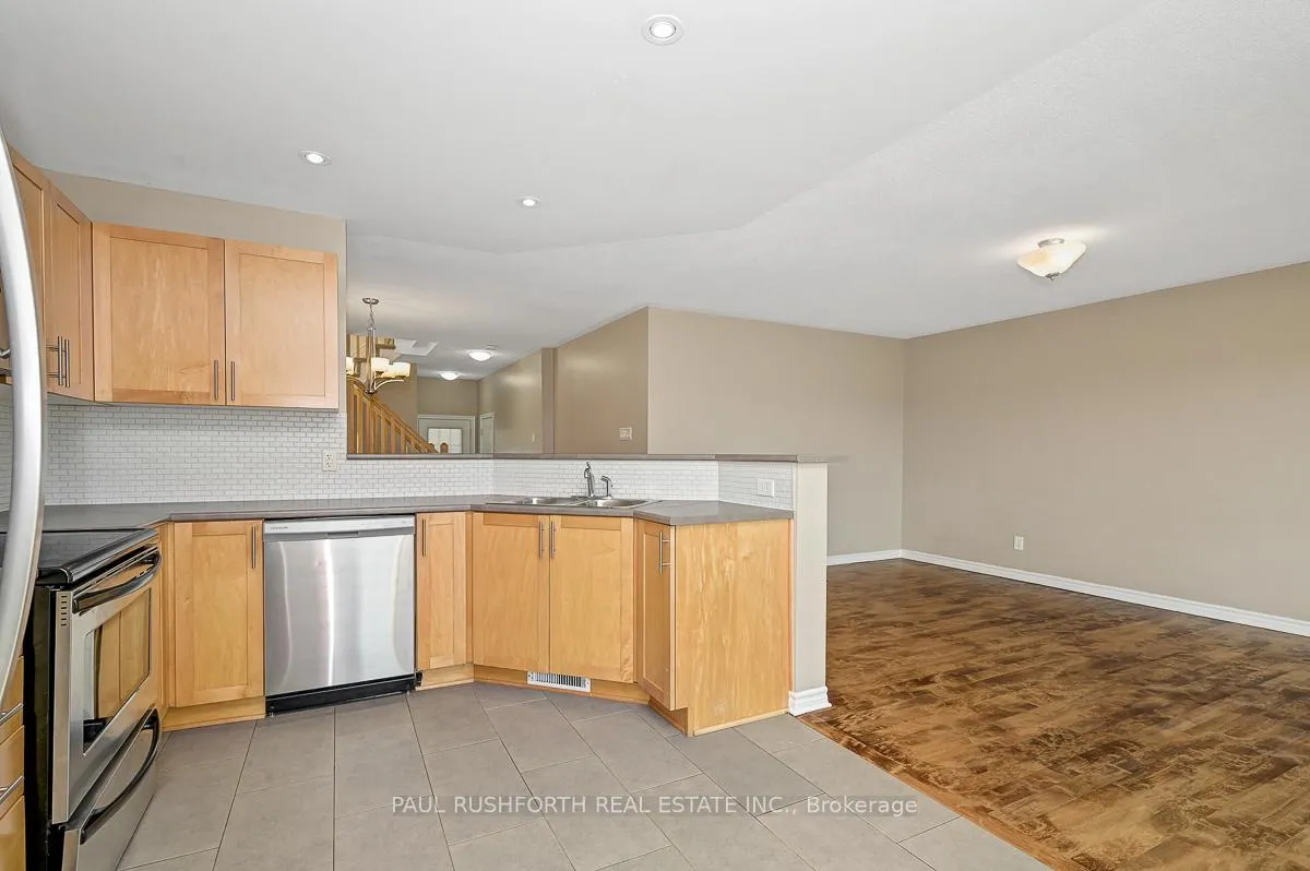 Photo 9 of 1601 Haydon Circle, Ottawa, Barrhaven - Heritage Park — HOMEH