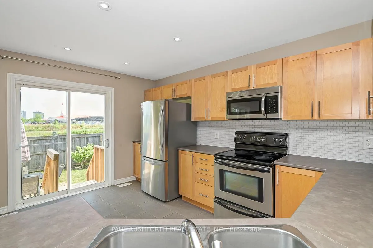 Photo 10 of 1601 Haydon Circle, Ottawa, Barrhaven - Heritage Park — HOMEH