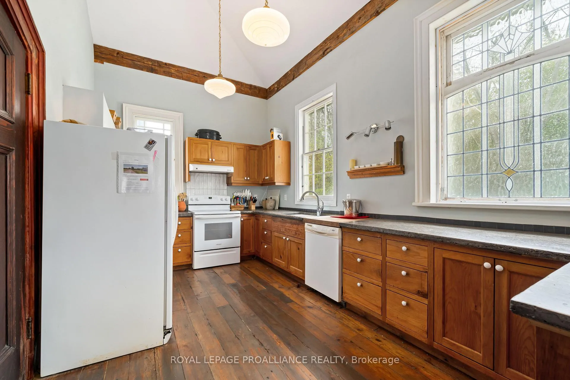 Photo 10 of 1479 Lakeside Drive, Prince Edward County, Ameliasburgh — HOMEH