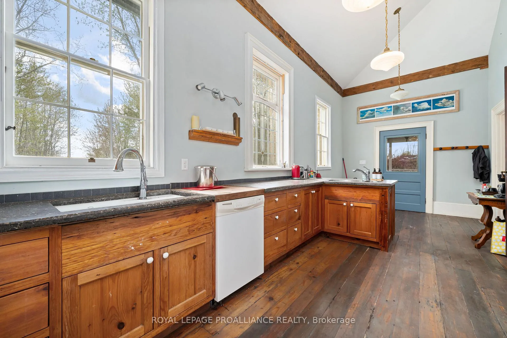 Photo 11 of 1479 Lakeside Drive, Prince Edward County, Ameliasburgh — HOMEH