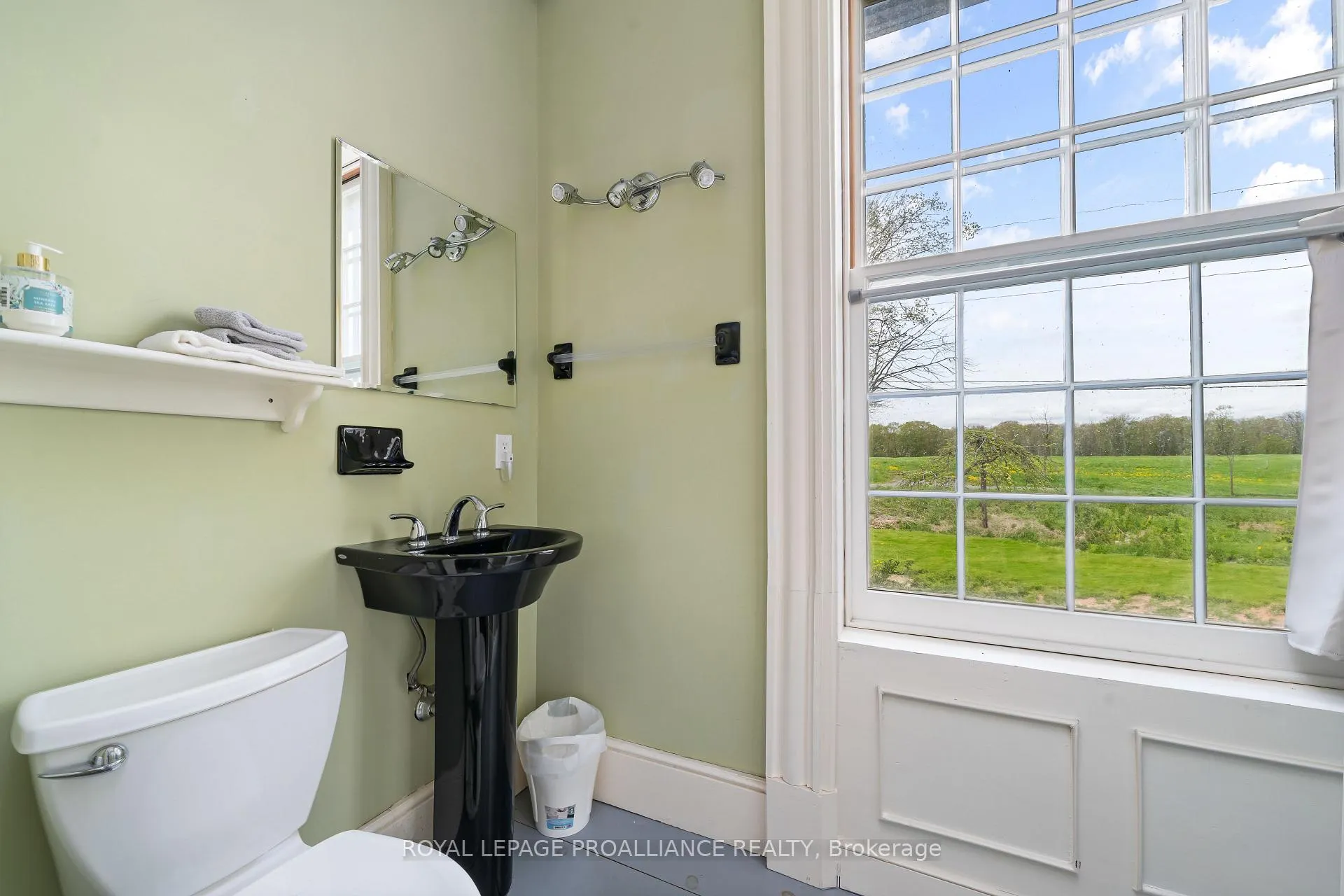 Photo 16 of 1479 Lakeside Drive, Prince Edward County, Ameliasburgh — HOMEH