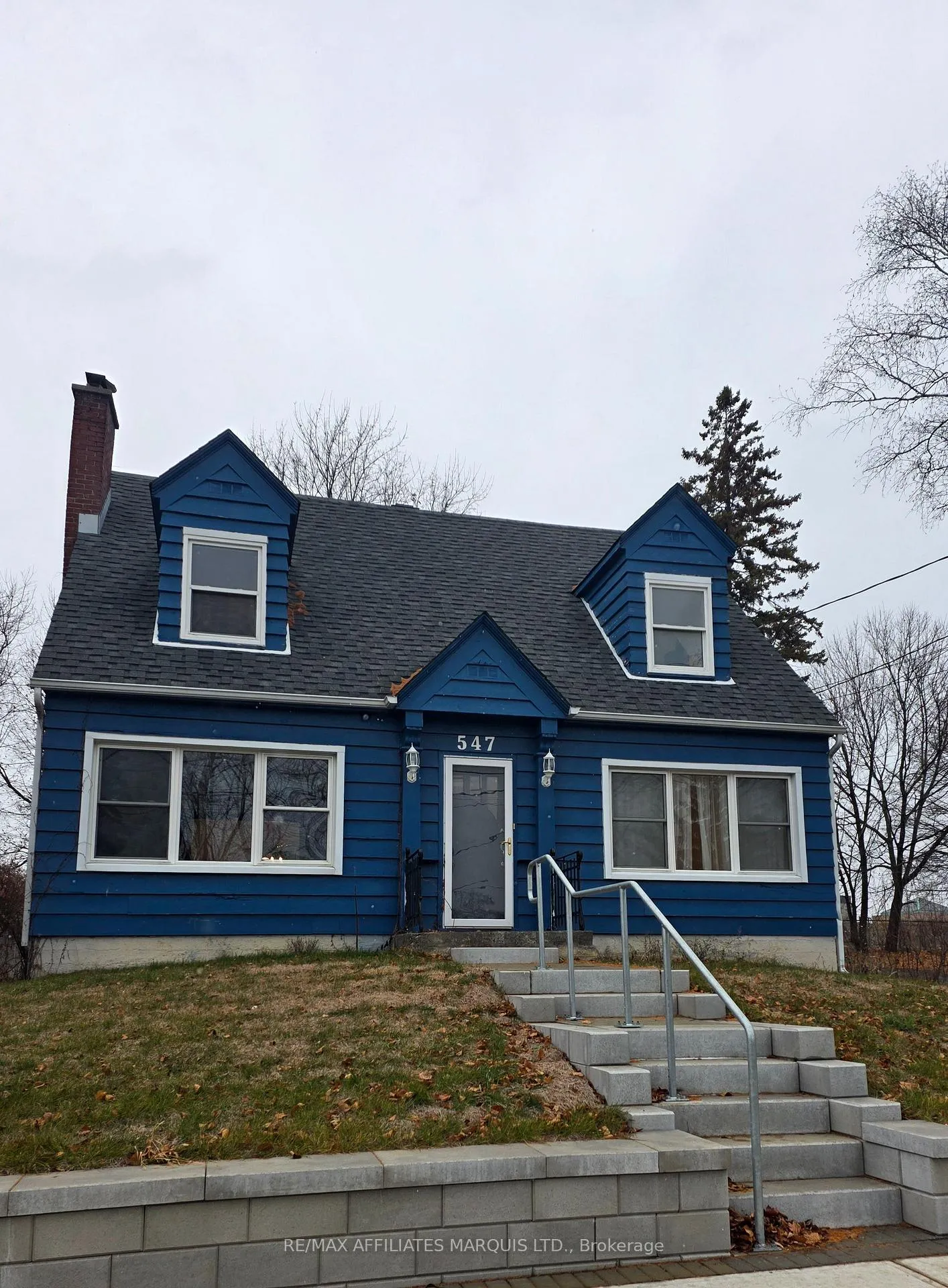 Front of 547 Fifth Street E