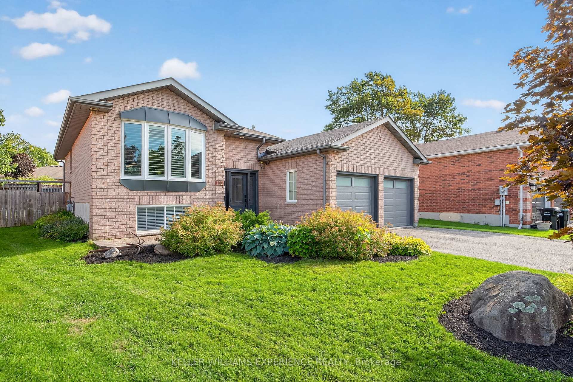Photo 1 of 122 Emms Drive, Barrie, Holly — HOMEH