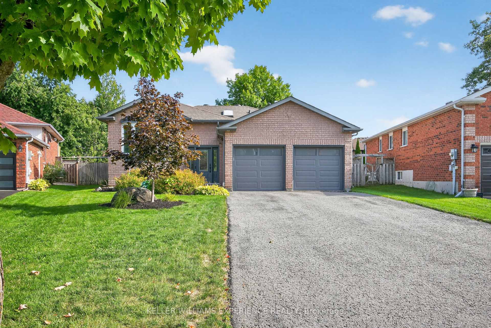 Photo 3 of 122 Emms Drive, Barrie, Holly — HOMEH