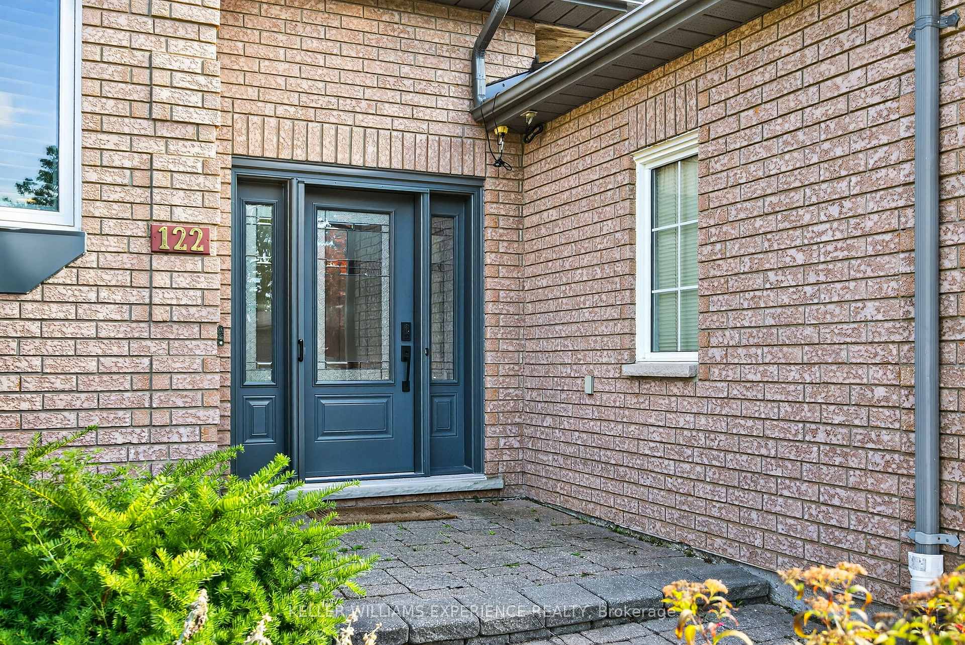 Photo 5 of 122 Emms Drive, Barrie, Holly — HOMEH
