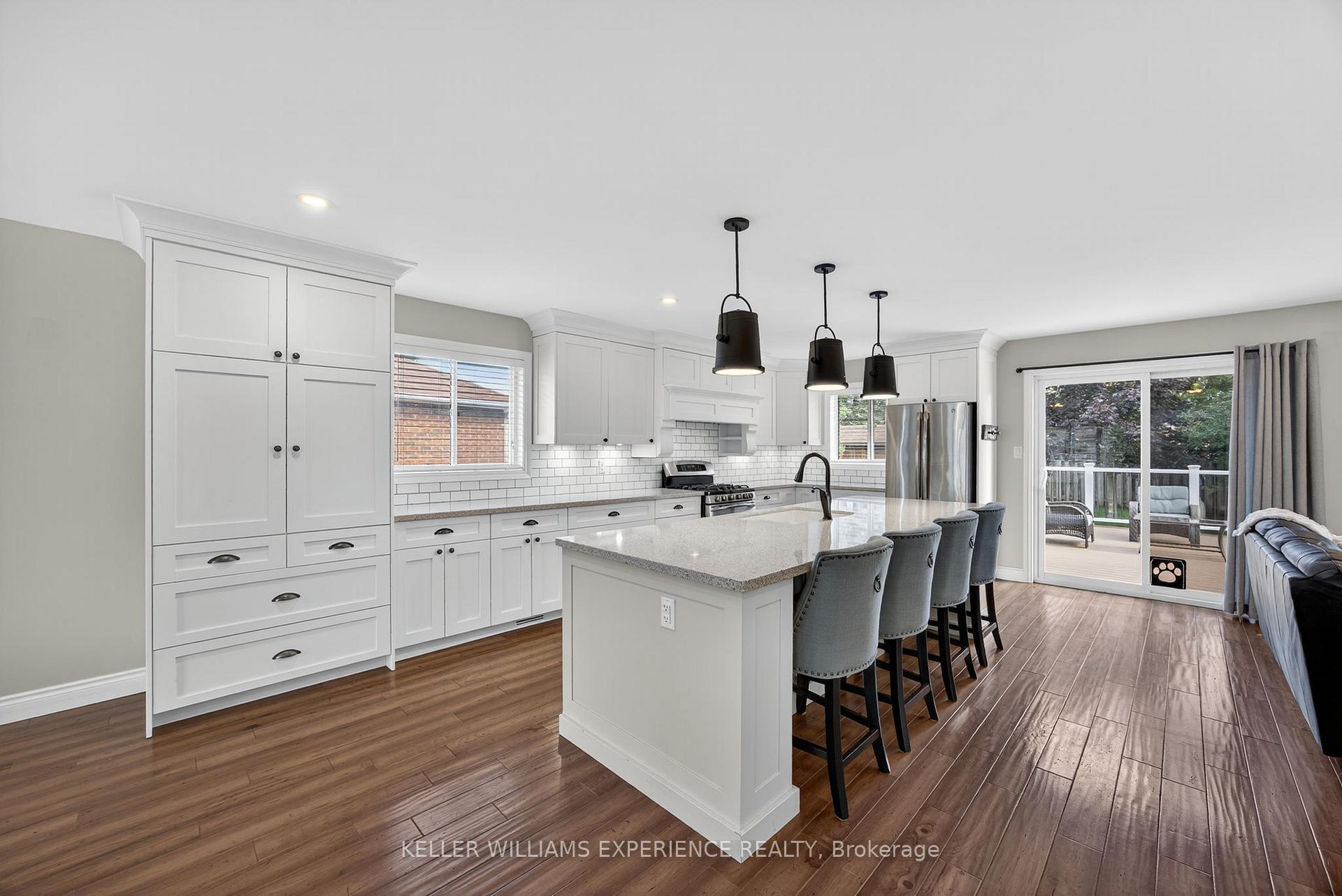 Photo 8 of 122 Emms Drive, Barrie, Holly — HOMEH