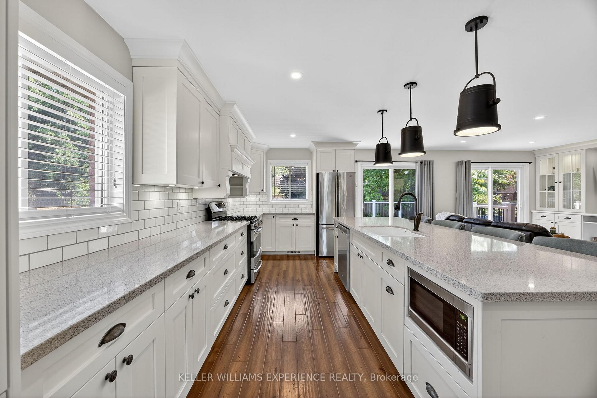 Photo 11 of 122 Emms Drive, Barrie, Holly — HOMEH