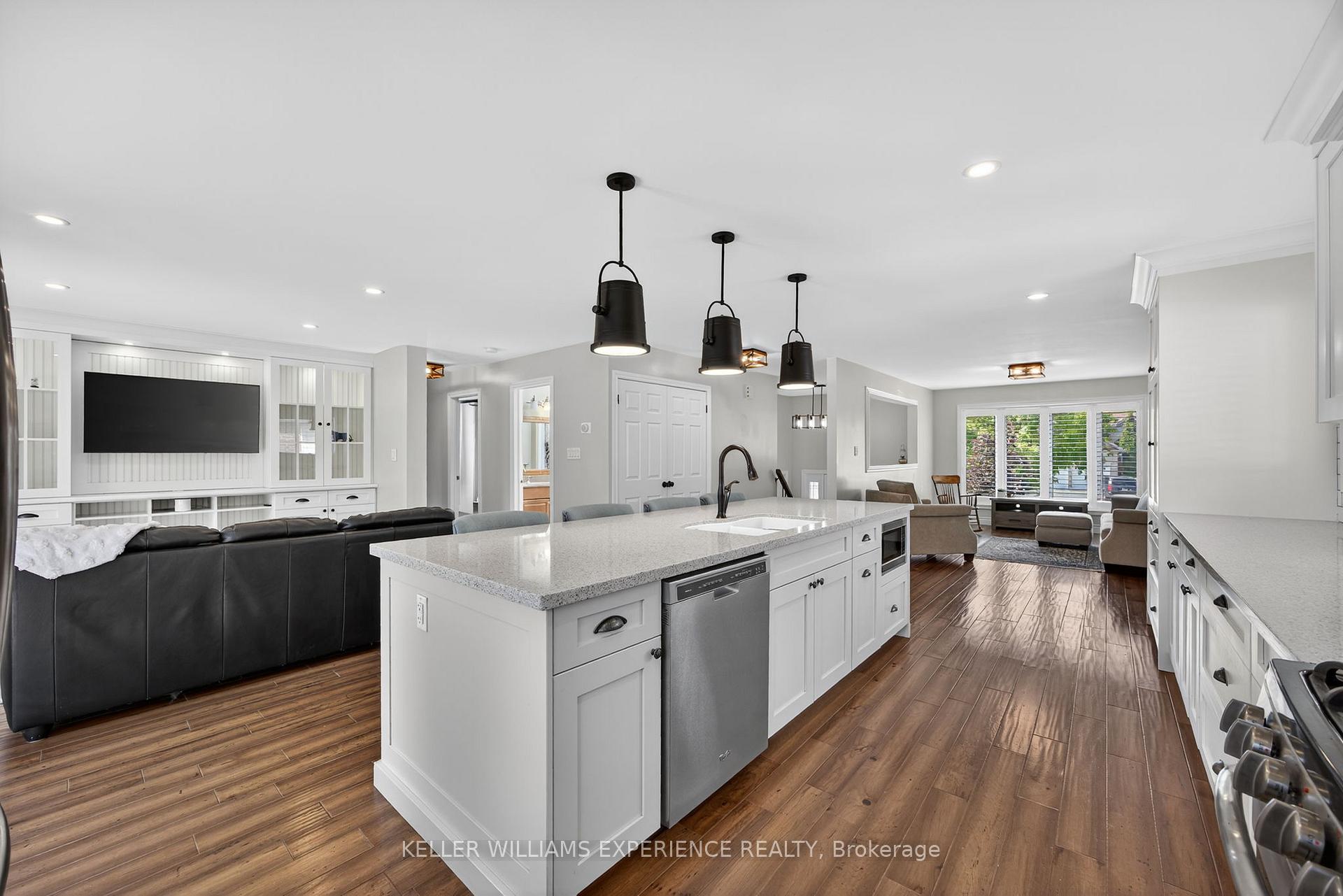 Photo 12 of 122 Emms Drive, Barrie, Holly — HOMEH