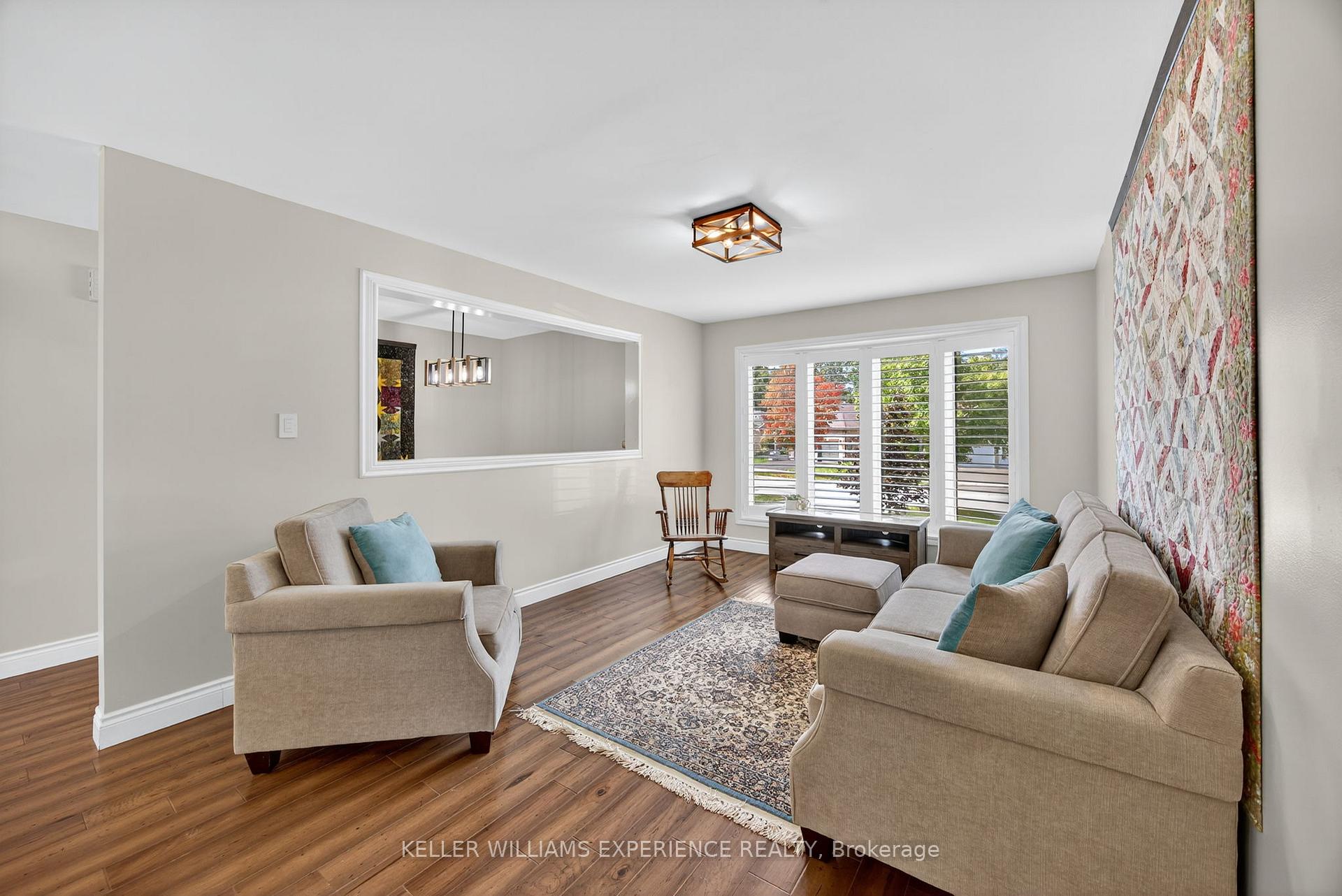Photo 14 of 122 Emms Drive, Barrie, Holly — HOMEH