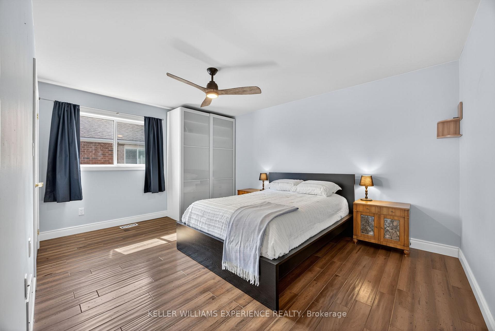 Photo 19 of 122 Emms Drive, Barrie, Holly — HOMEH