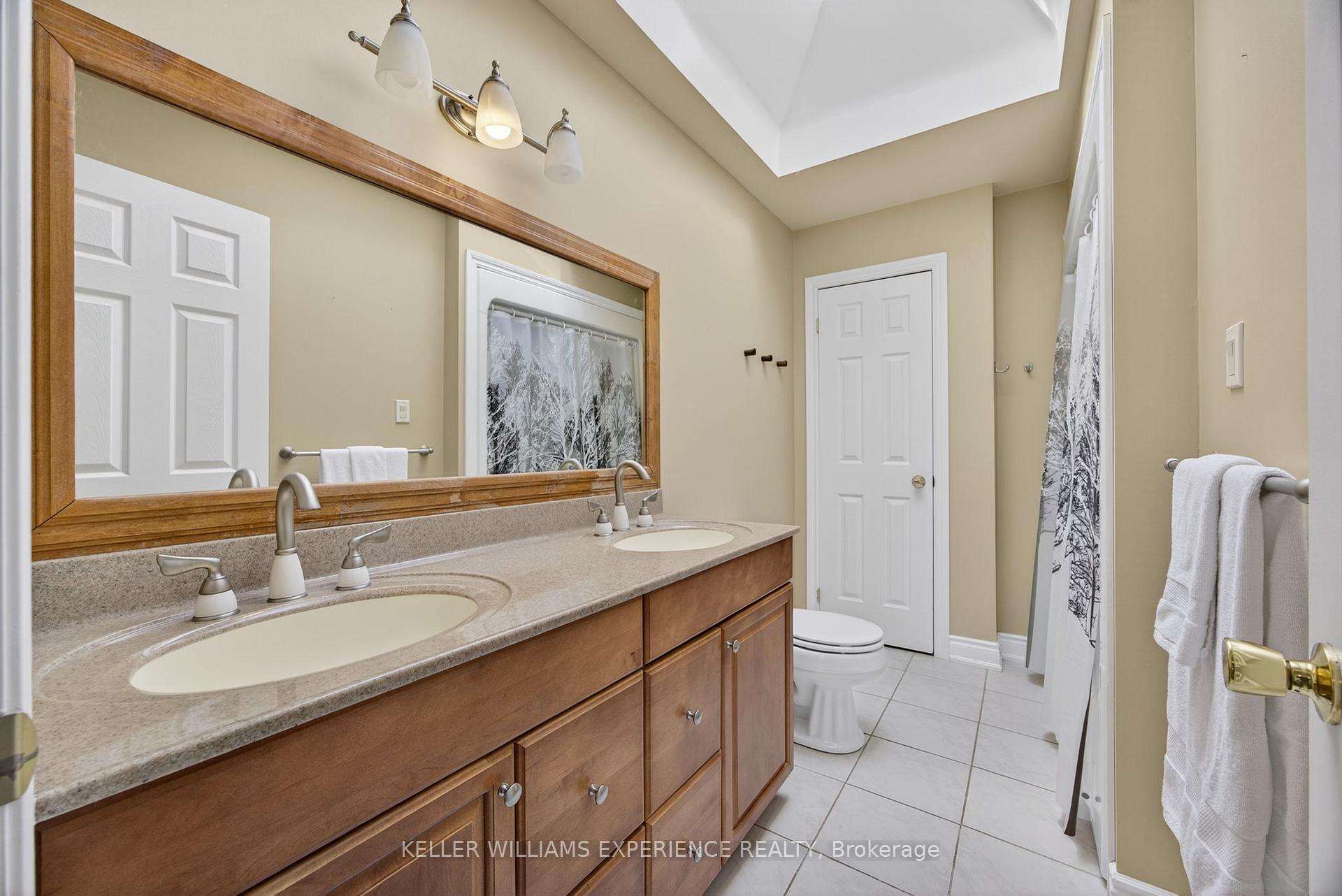 Photo 23 of 122 Emms Drive, Barrie, Holly — HOMEH