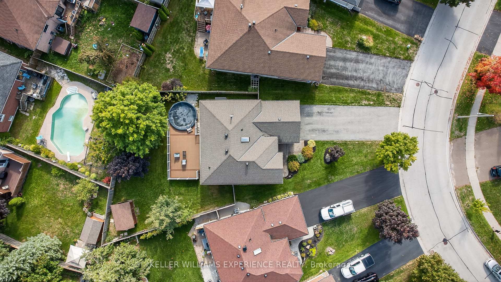 Photo 43 of 122 Emms Drive, Barrie, Holly — HOMEH
