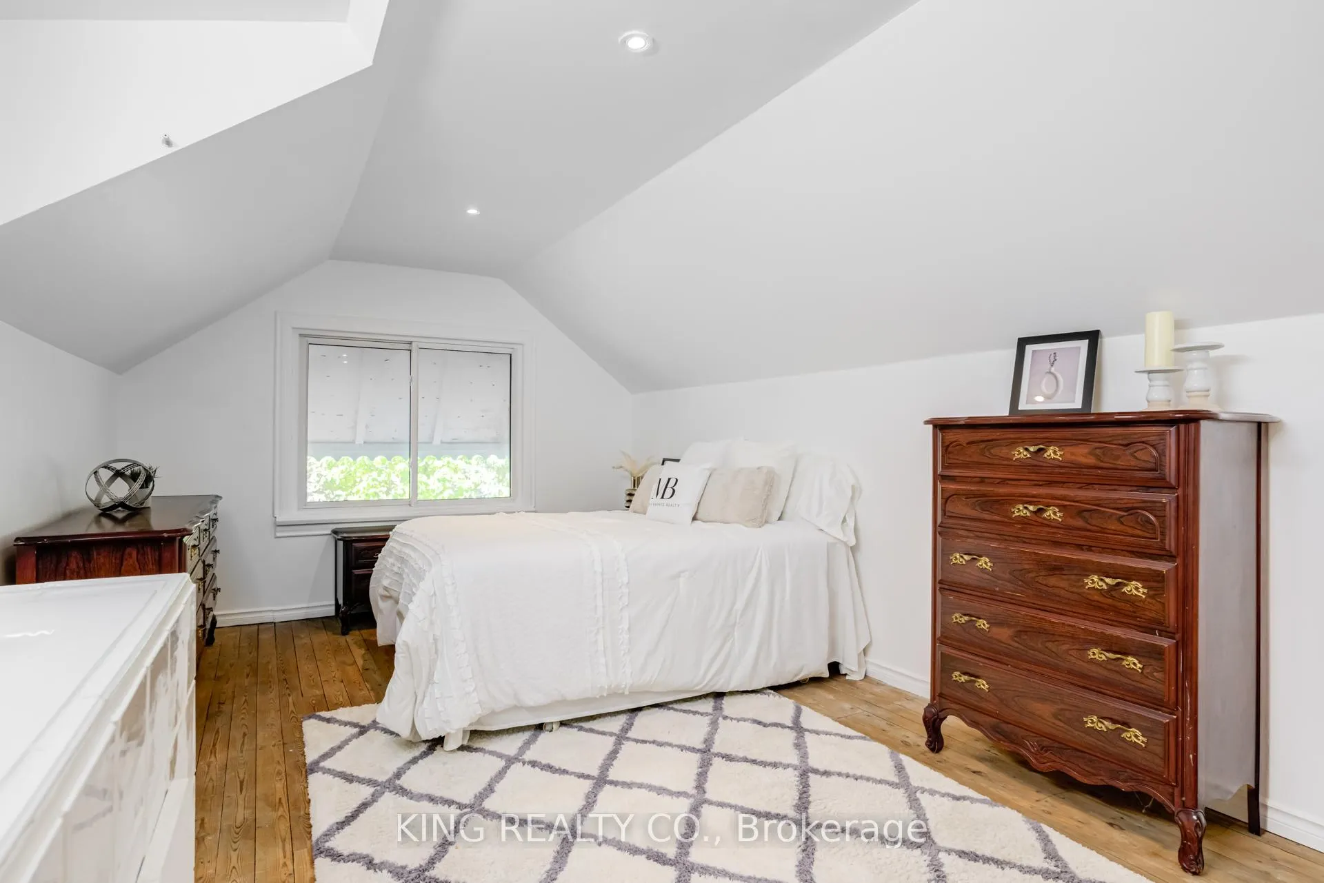 Photo 16 of 116 Brock Street, Kitchener — HOMEH