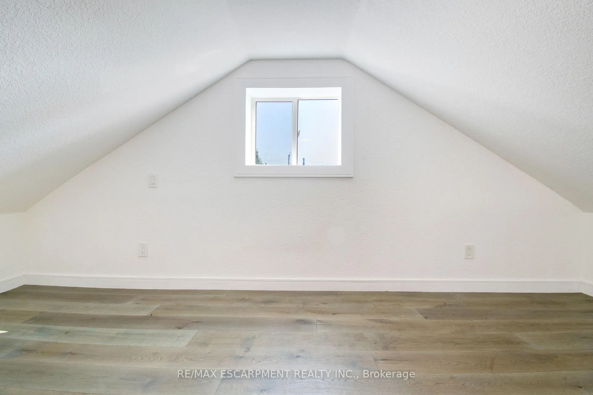 Photo 37 of 85 East 37th Street, Hamilton, Macassa — HOMEH