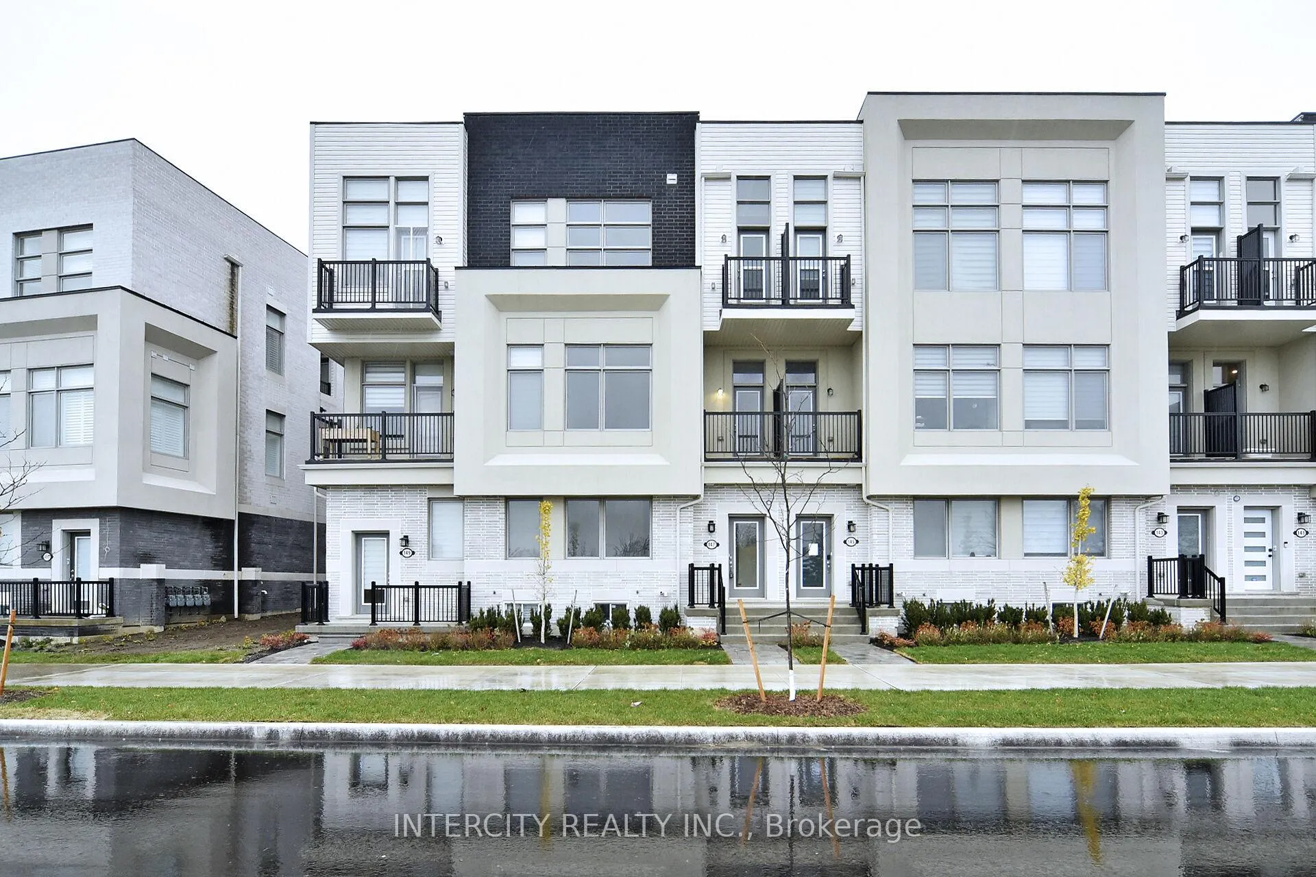 Photo 1 of 147 Markland Street, Markham, Cachet — HOMEH