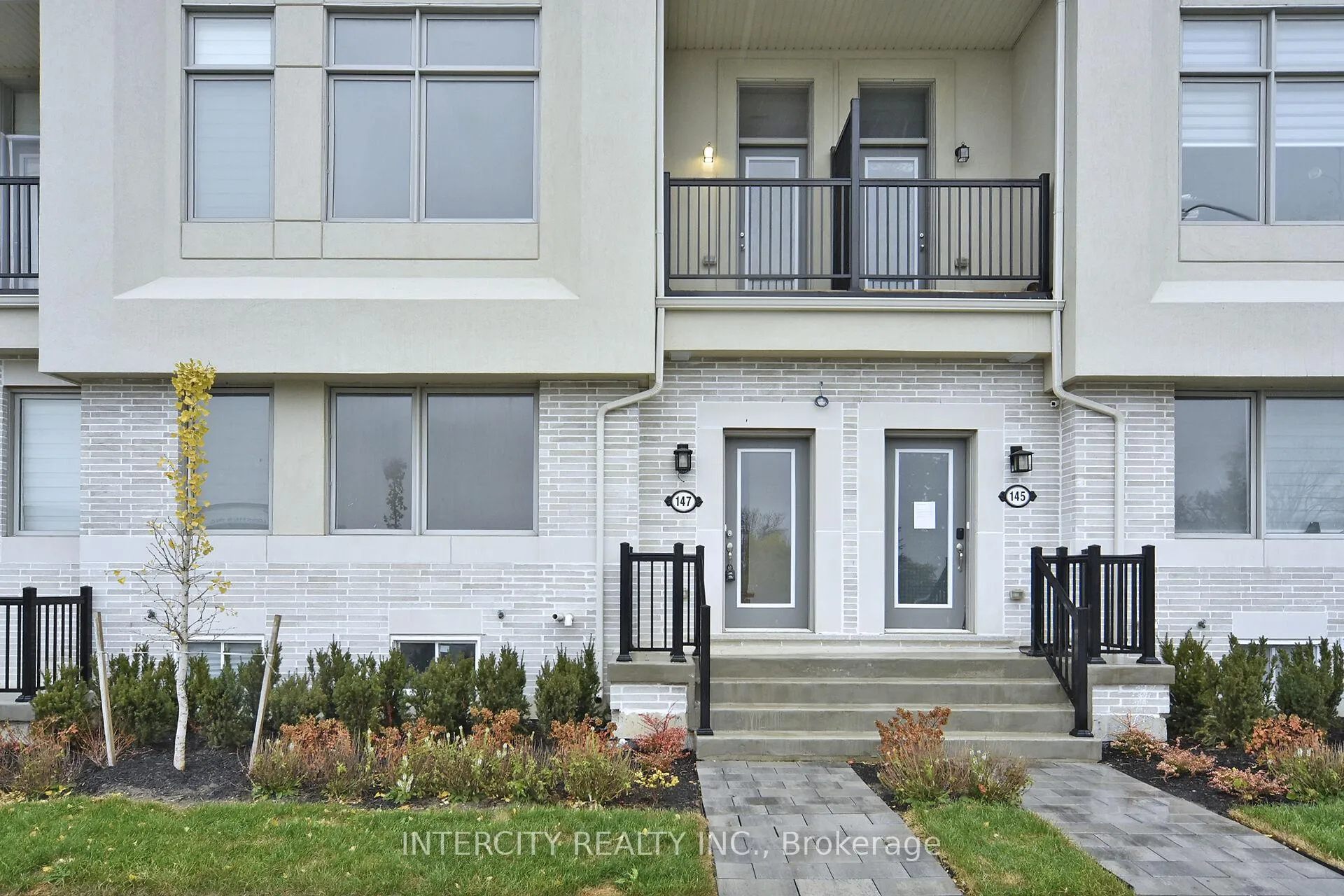 Photo 2 of 147 Markland Street, Markham, Cachet — HOMEH